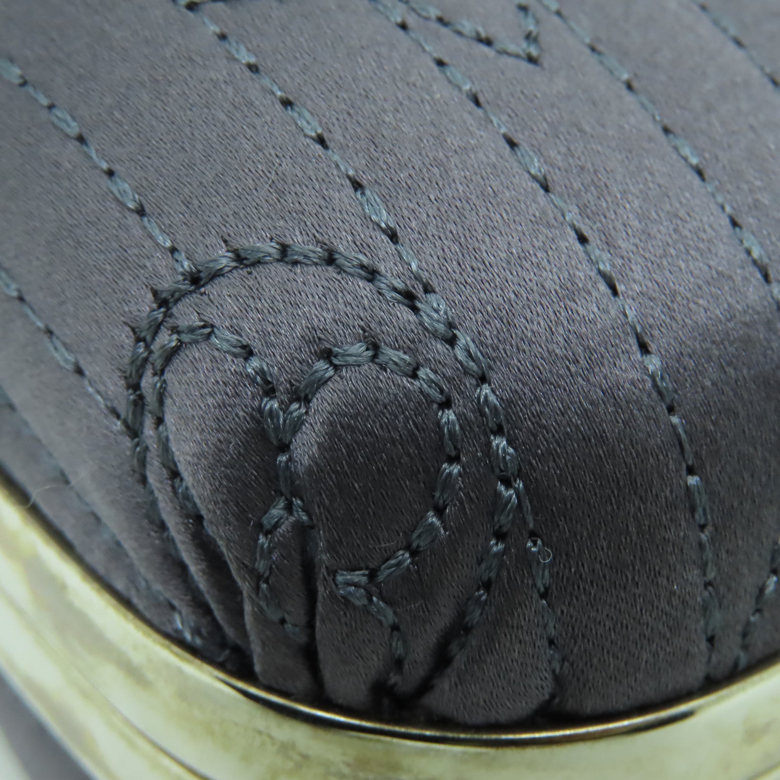 LOUIS VUITTON 【激減優惠】Monogram Satin Motard Minaudiere銀扣鏈帶肩背袋鉻色