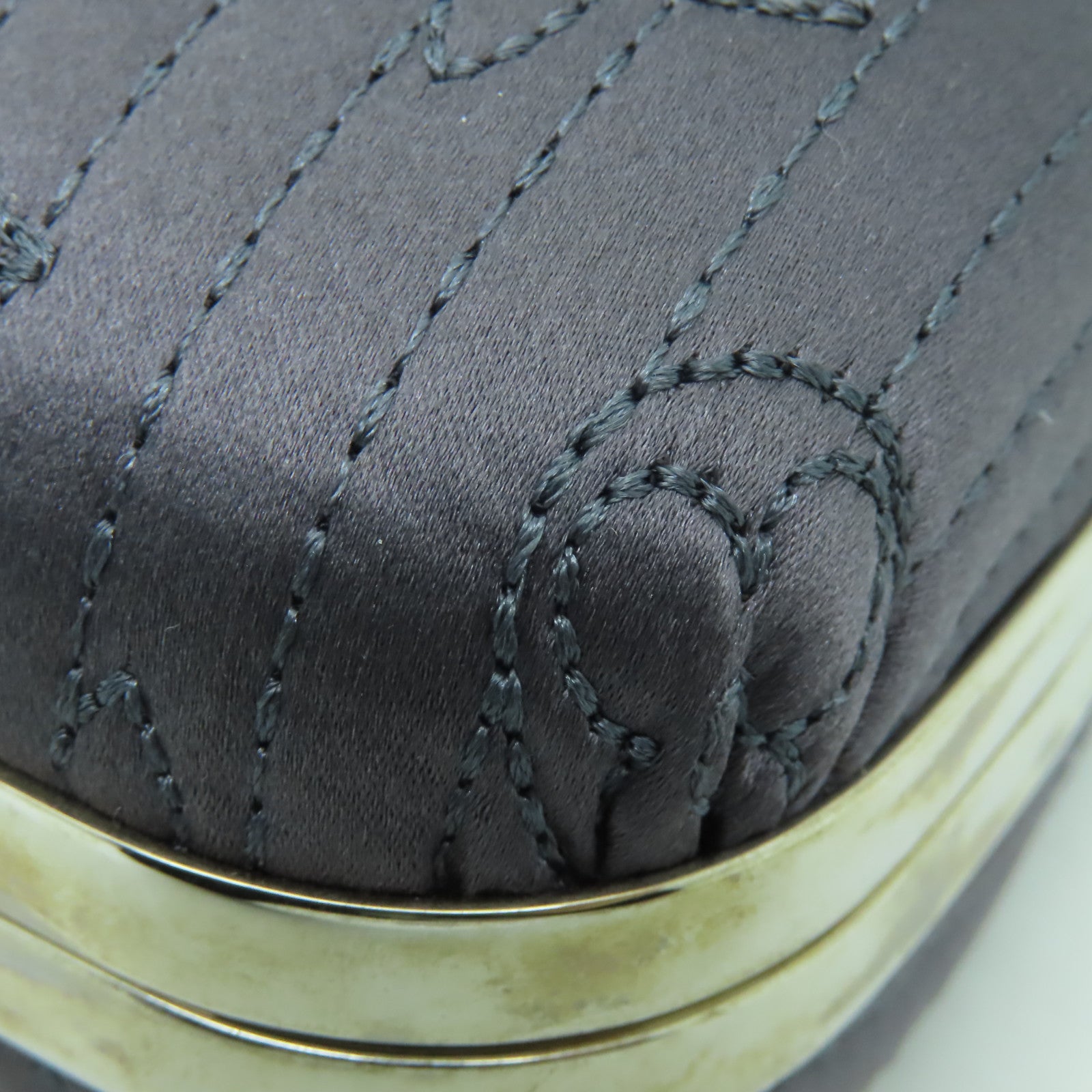LOUIS VUITTON 【激減優惠】Monogram Satin Motard Minaudiere銀扣鏈帶肩背袋鉻色