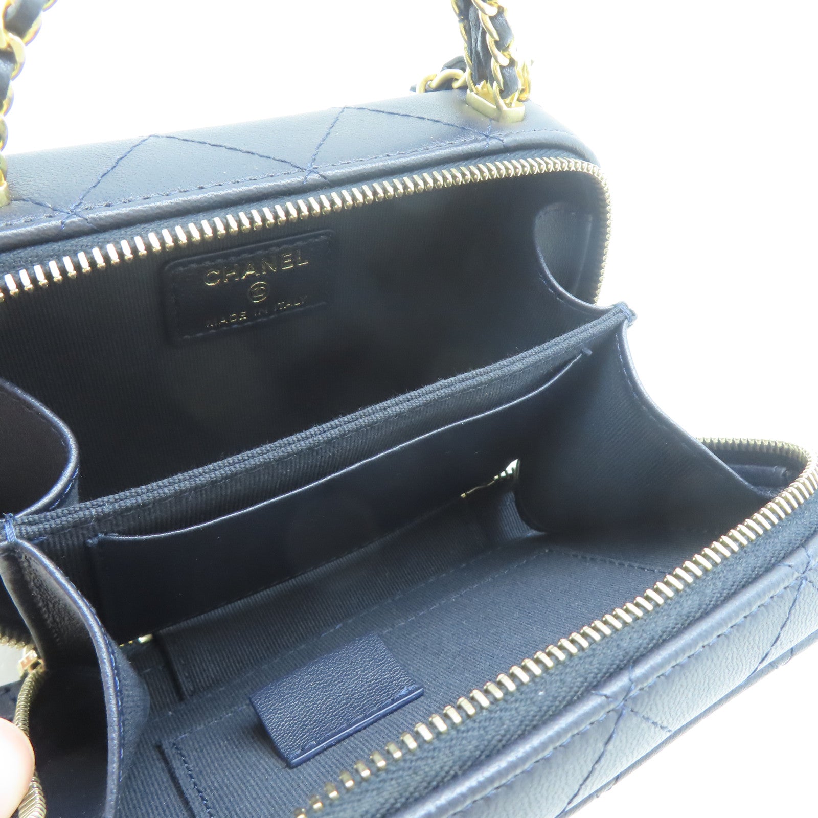 CHANEL 菱格羊皮皮革Vanity with Chain Bag金扣鏈帶肩背袋深藍色
