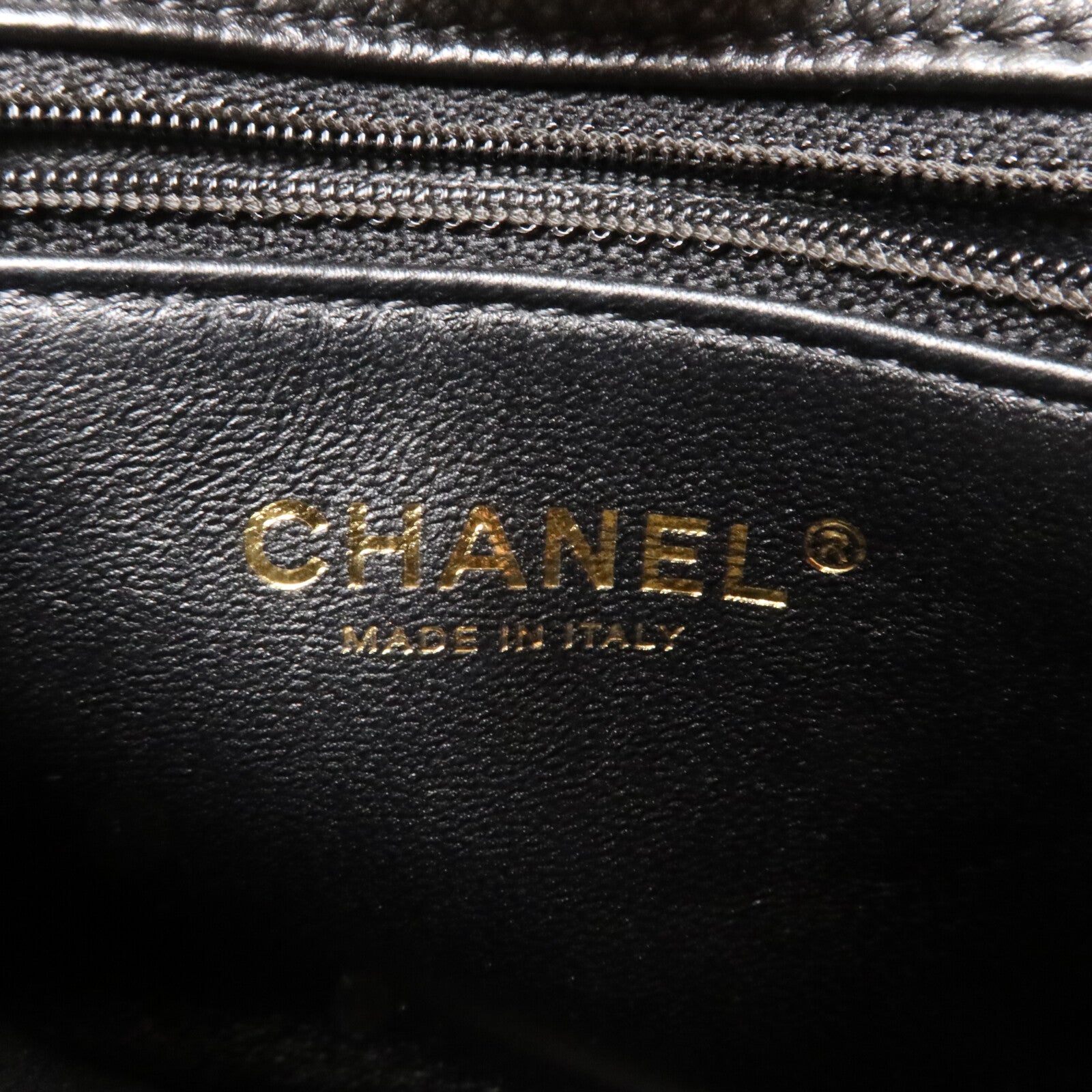 CHANEL 牛皮皮革Mini Flap Bag With Heart鏈帶肩背袋
