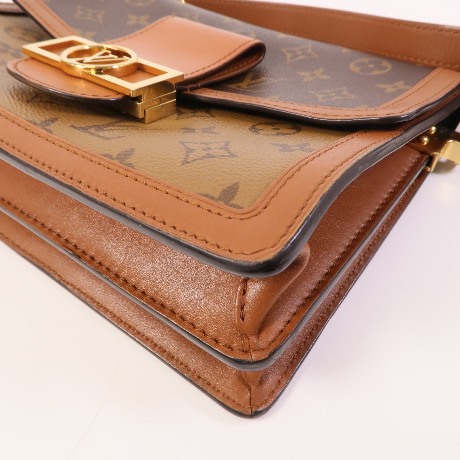 LOUIS VUITTON 【激減優惠】Monogram Reverse Dauphine MM金扣肩背袋
