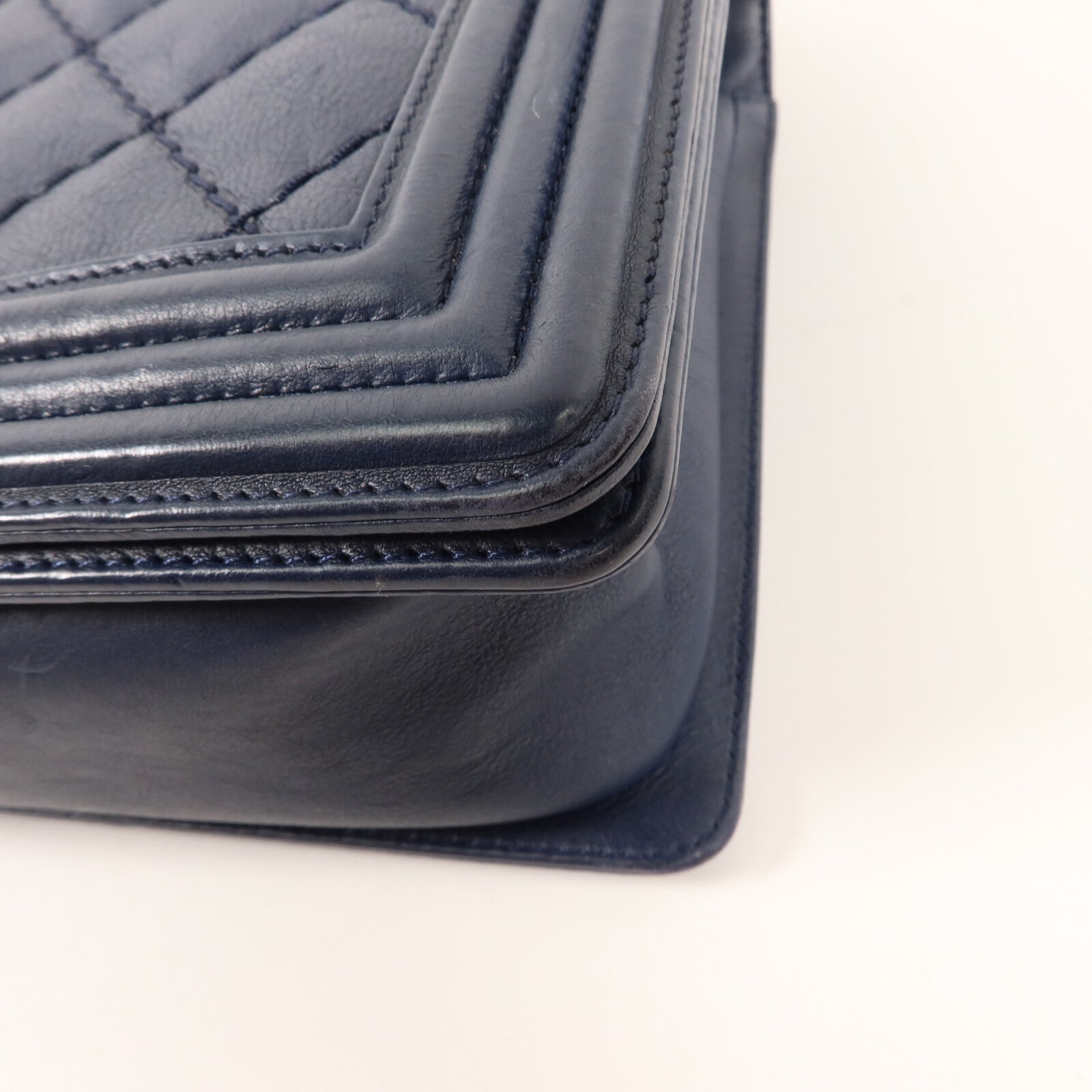 CHANEL 羊皮皮革Boy Chanel鏈帶肩背袋