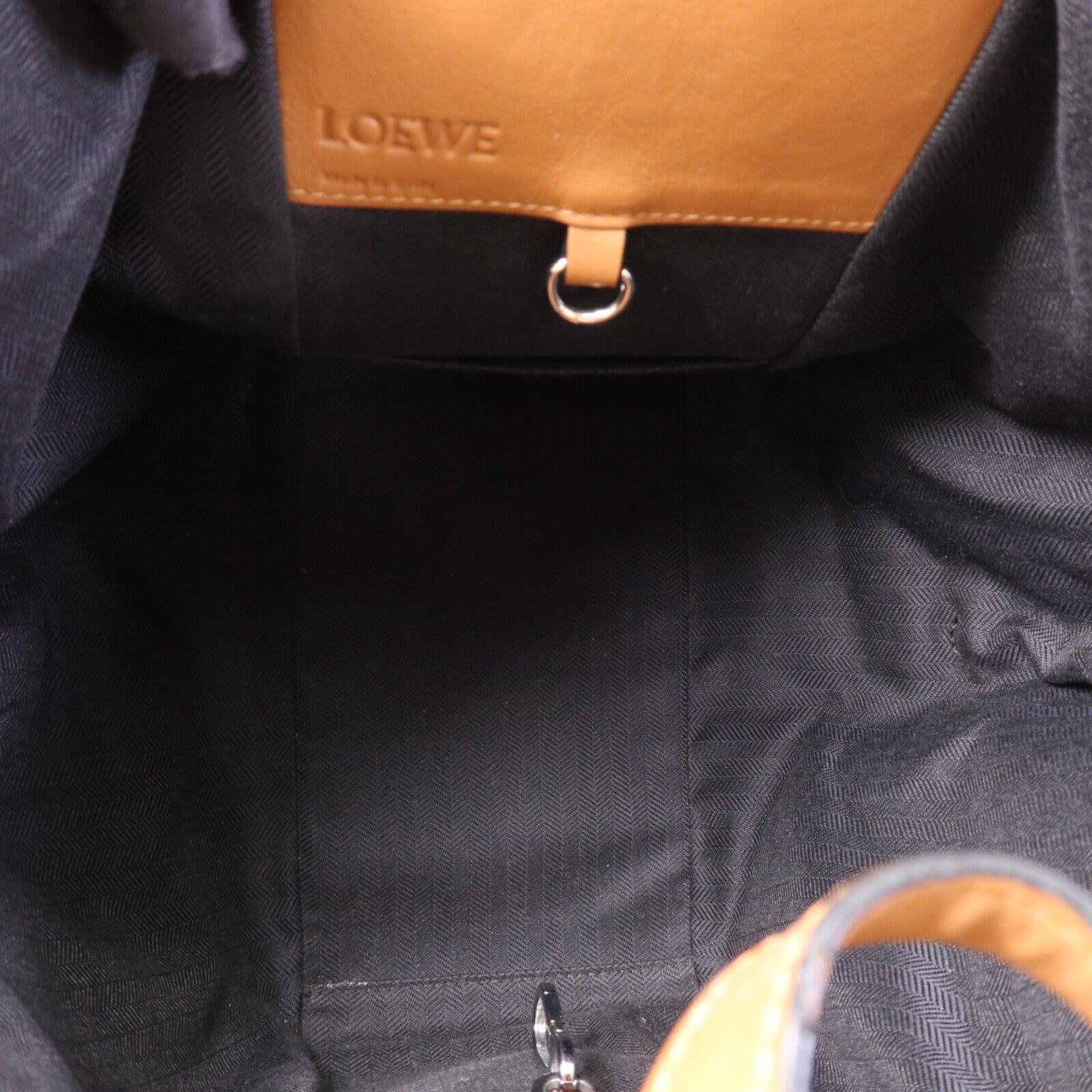 LOEWE 牛皮皮革Hammock銀扣肩背袋