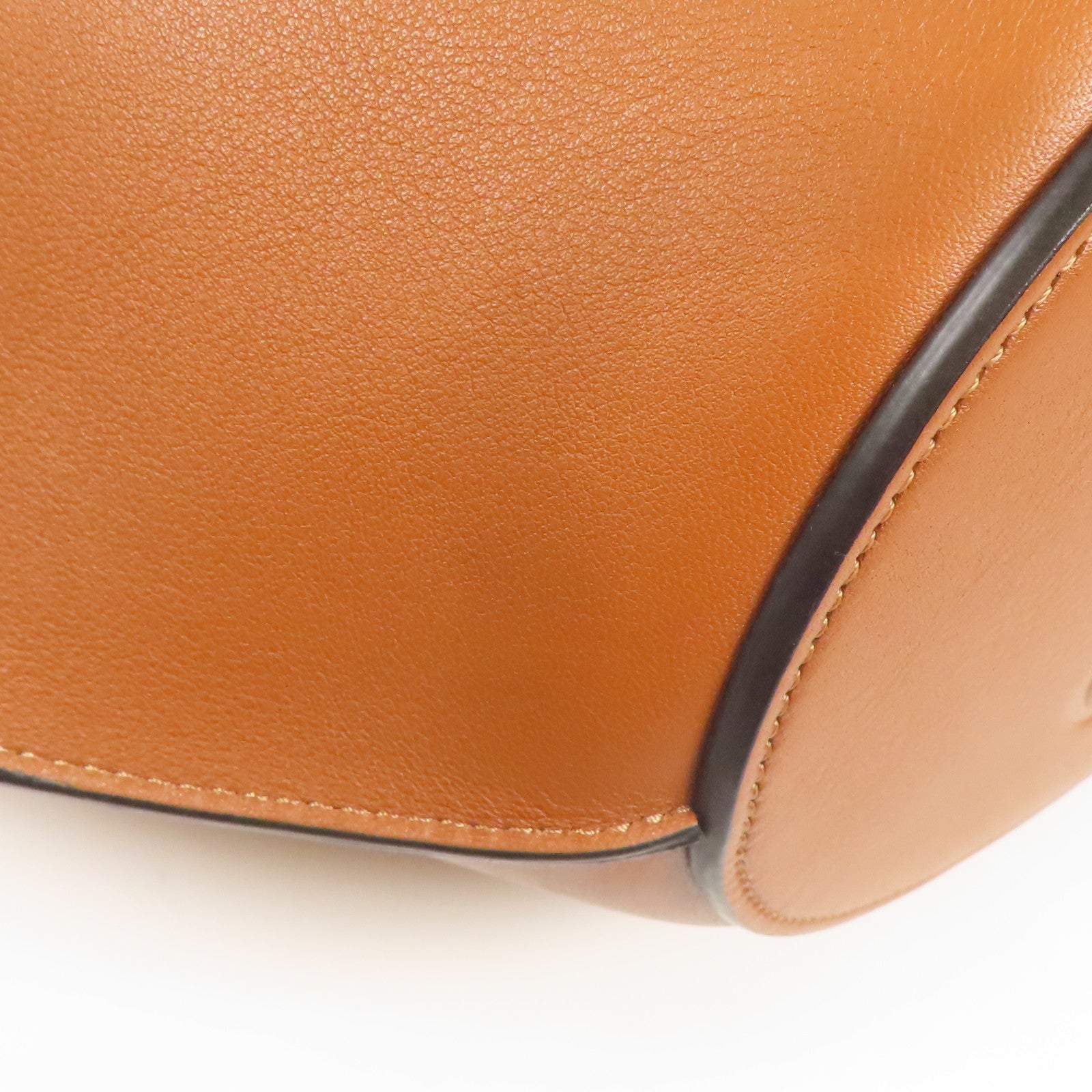 LOEWE 牛皮皮革Shell Tote肩背袋/手挽袋