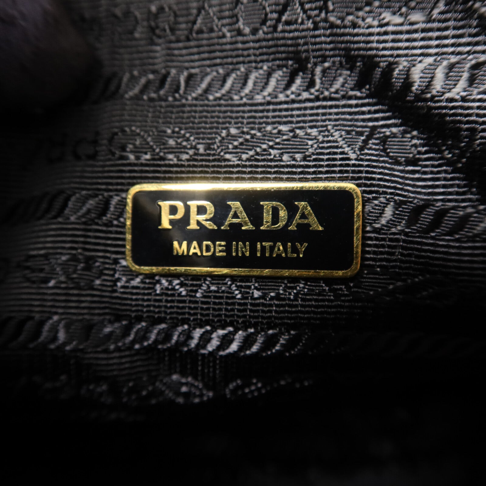 PRADA 牛皮皮革Re-Edition 2005金扣手挽肩背兩用袋