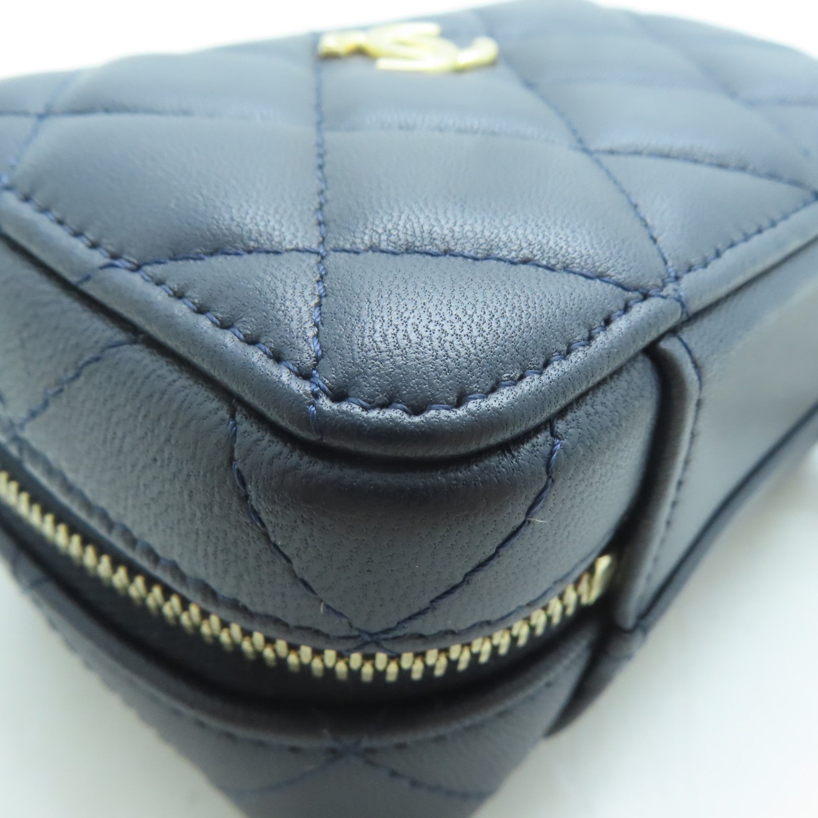 CHANEL 菱格羊皮皮革Vanity with Chain Bag金扣鏈帶肩背袋深藍色