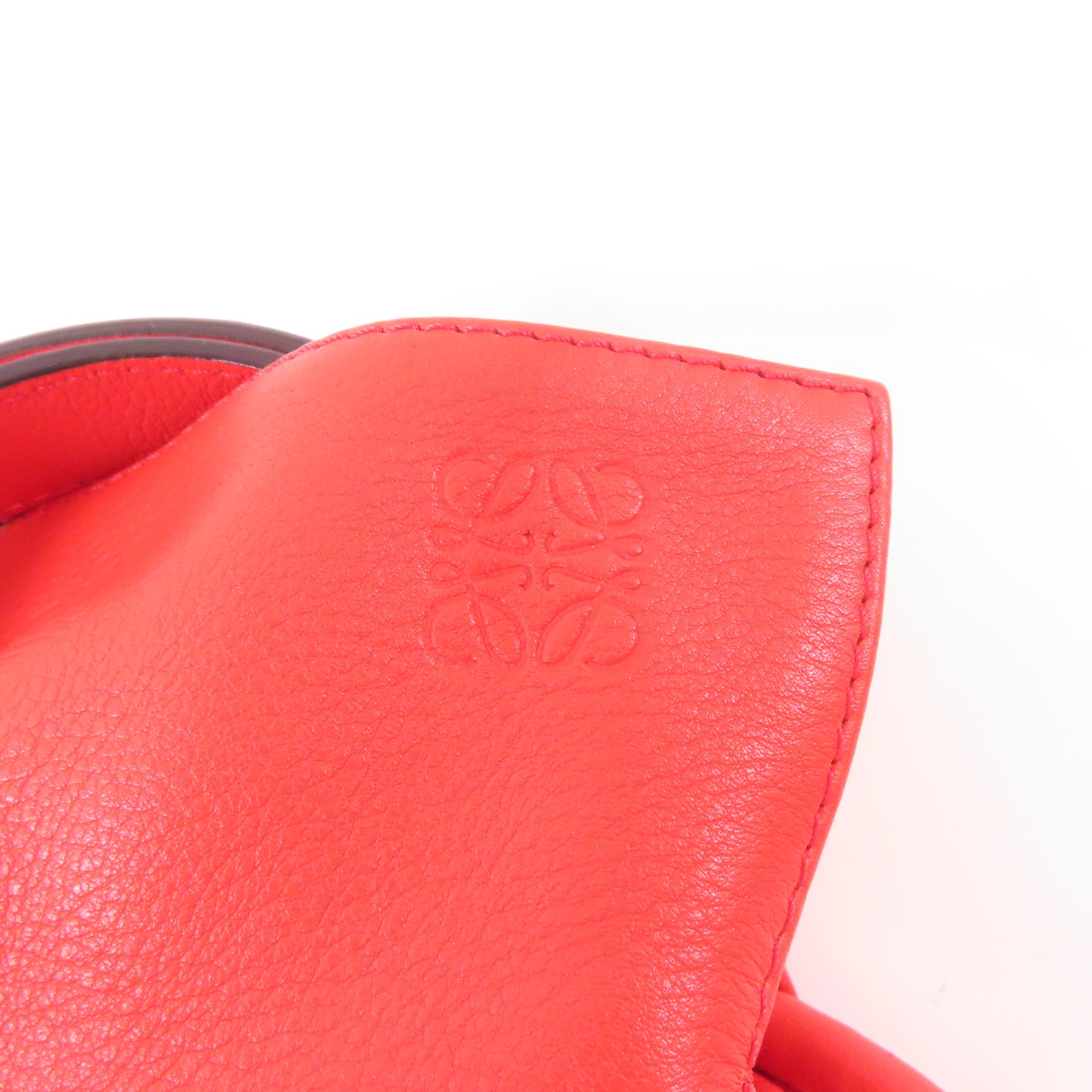 LOEWE 皮革Flamenco Knot Bag金扣肩背袋紅色