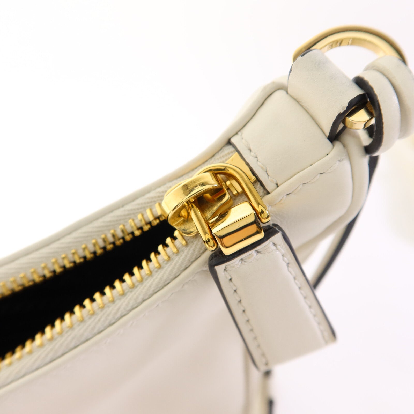 PRADA 牛皮皮革Re-Edition 2005金扣手挽肩背兩用袋