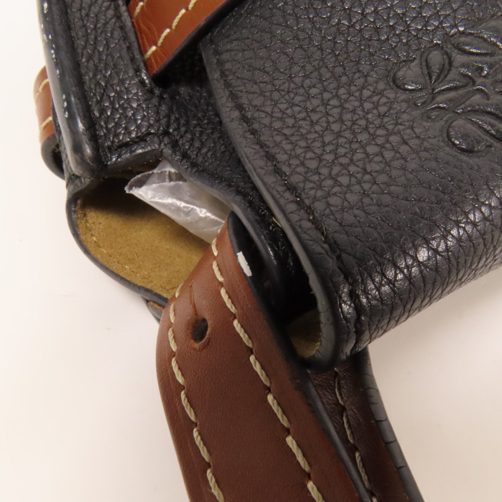 LOEWE 牛皮皮革Gate金扣肩背袋