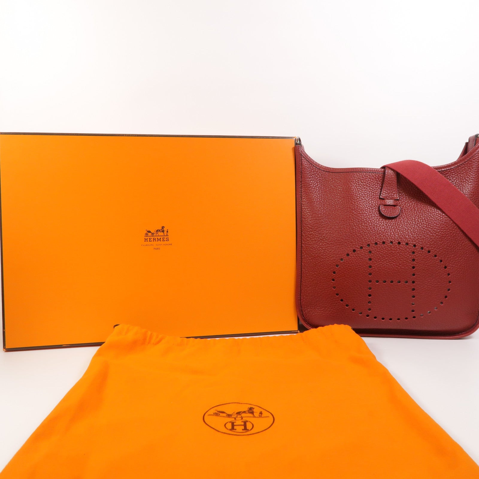 HERMES Clemence皮革Evelyne PM銀扣肩背袋Rouge H