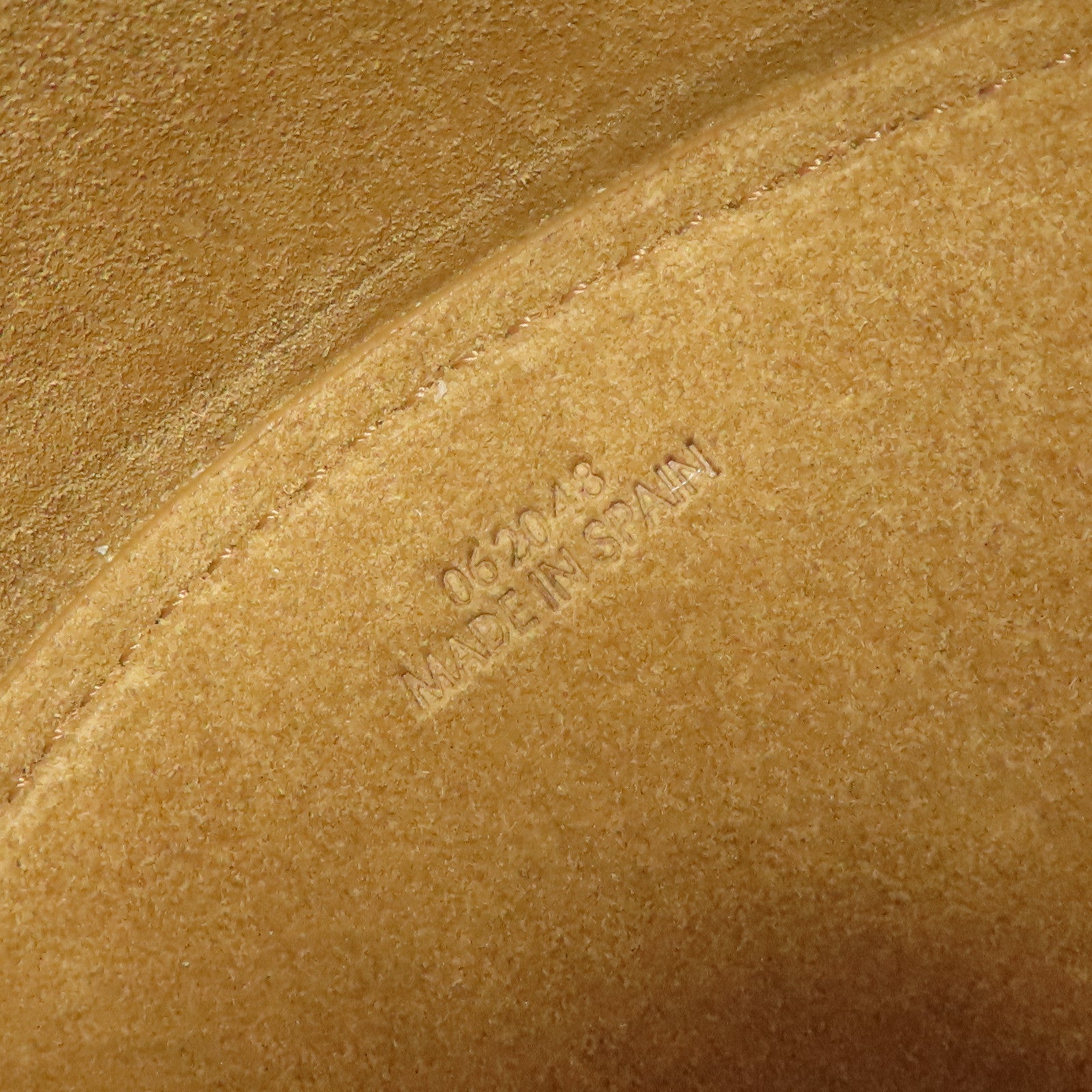 LOEWE 牛皮皮革Shell Tote肩背袋/手挽袋