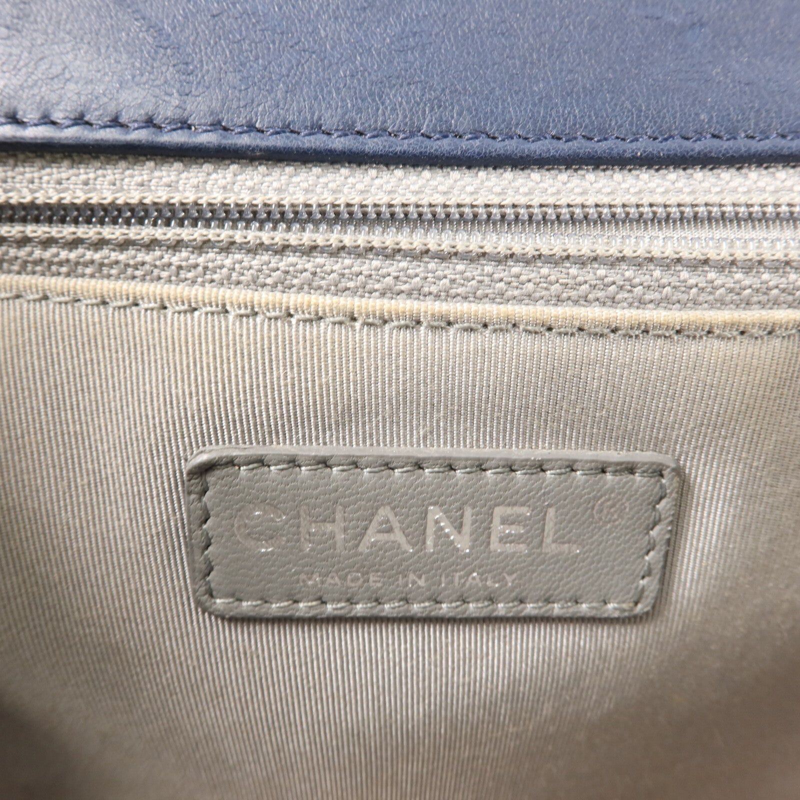 CHANEL 羊皮皮革Boy Chanel鏈帶肩背袋