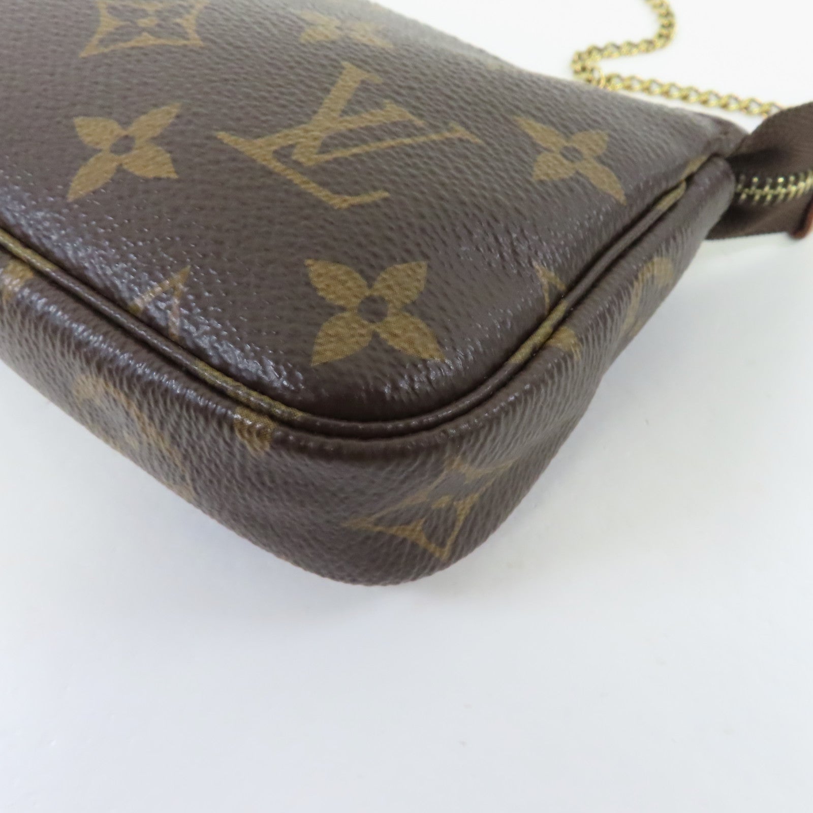 LOUIS VUITTON Monogram Mini Pochette Accessories金扣手拿包啡色