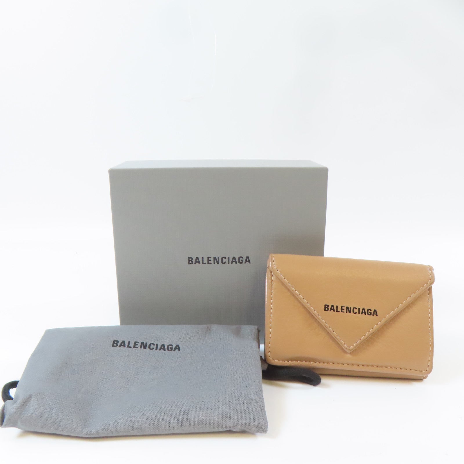 BALENCIAGA 羊皮皮革Trifold Wallet銀扣錢包杏色