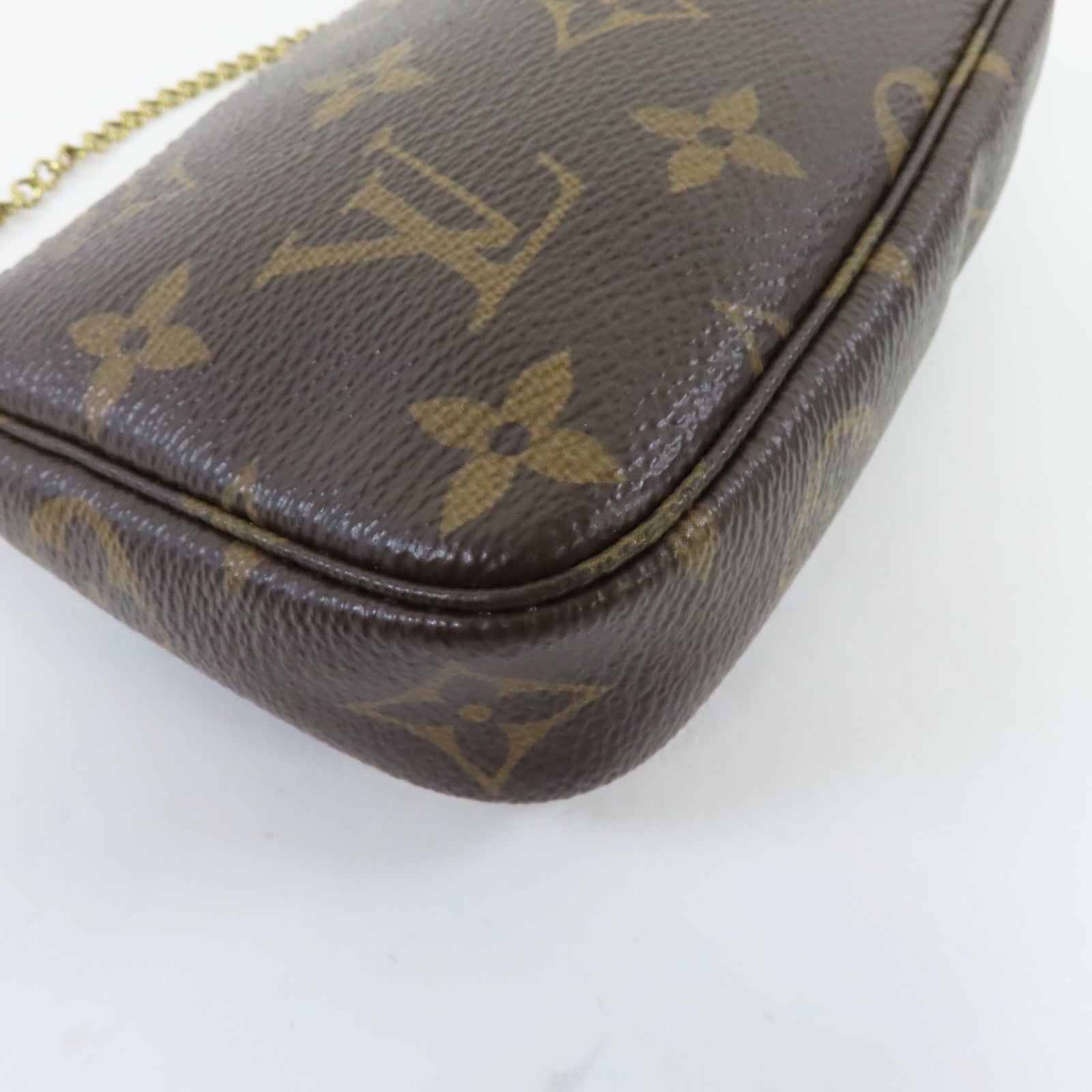 LOUIS VUITTON Monogram Mini Pochette Accessories金扣手拿包啡色