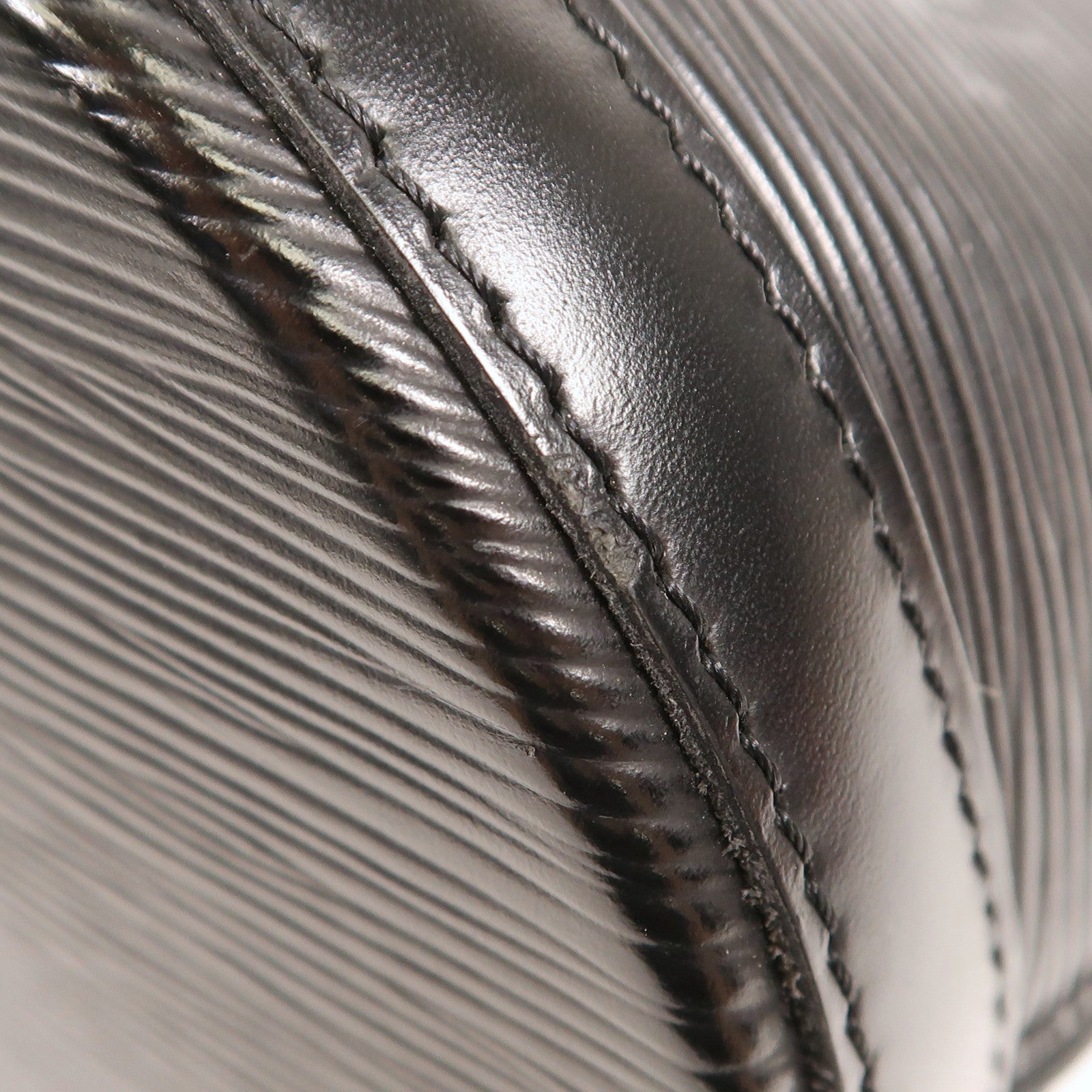 LOUIS VUITTON Epi Cluny金扣肩背袋