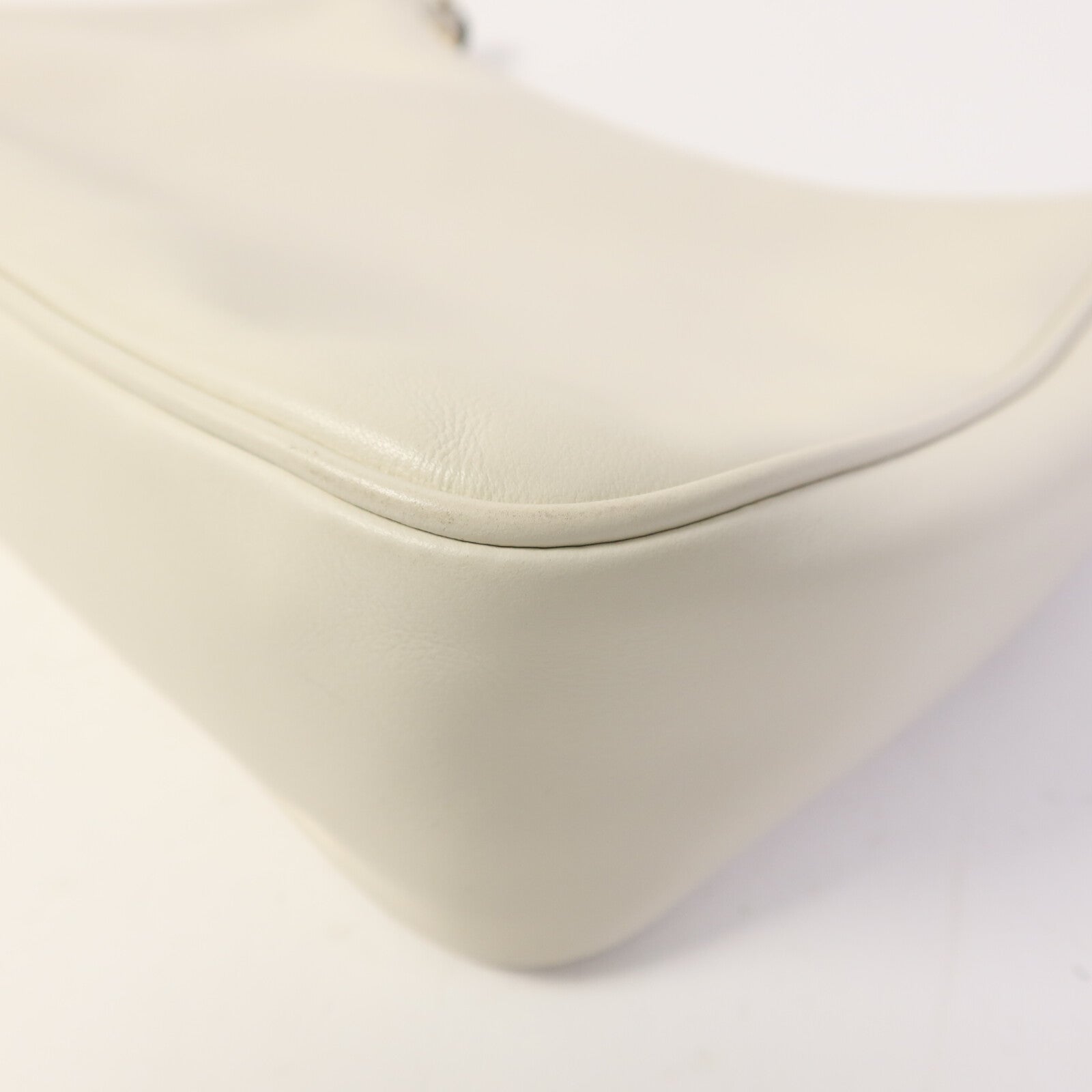 PRADA 牛皮皮革Re-Edition 2005金扣手挽肩背兩用袋