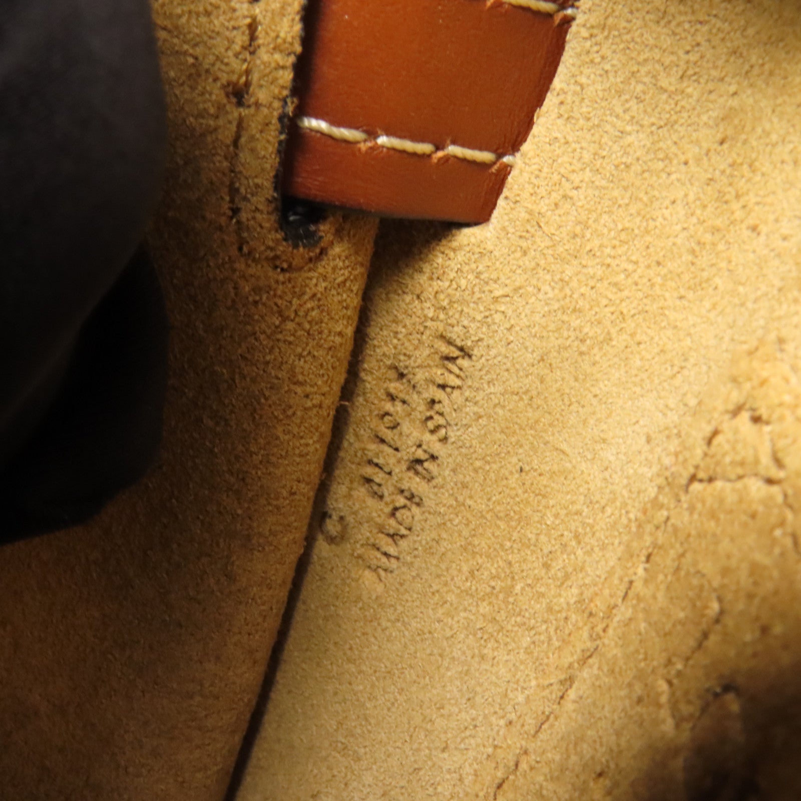 LOEWE 牛皮皮革Gate金扣肩背袋