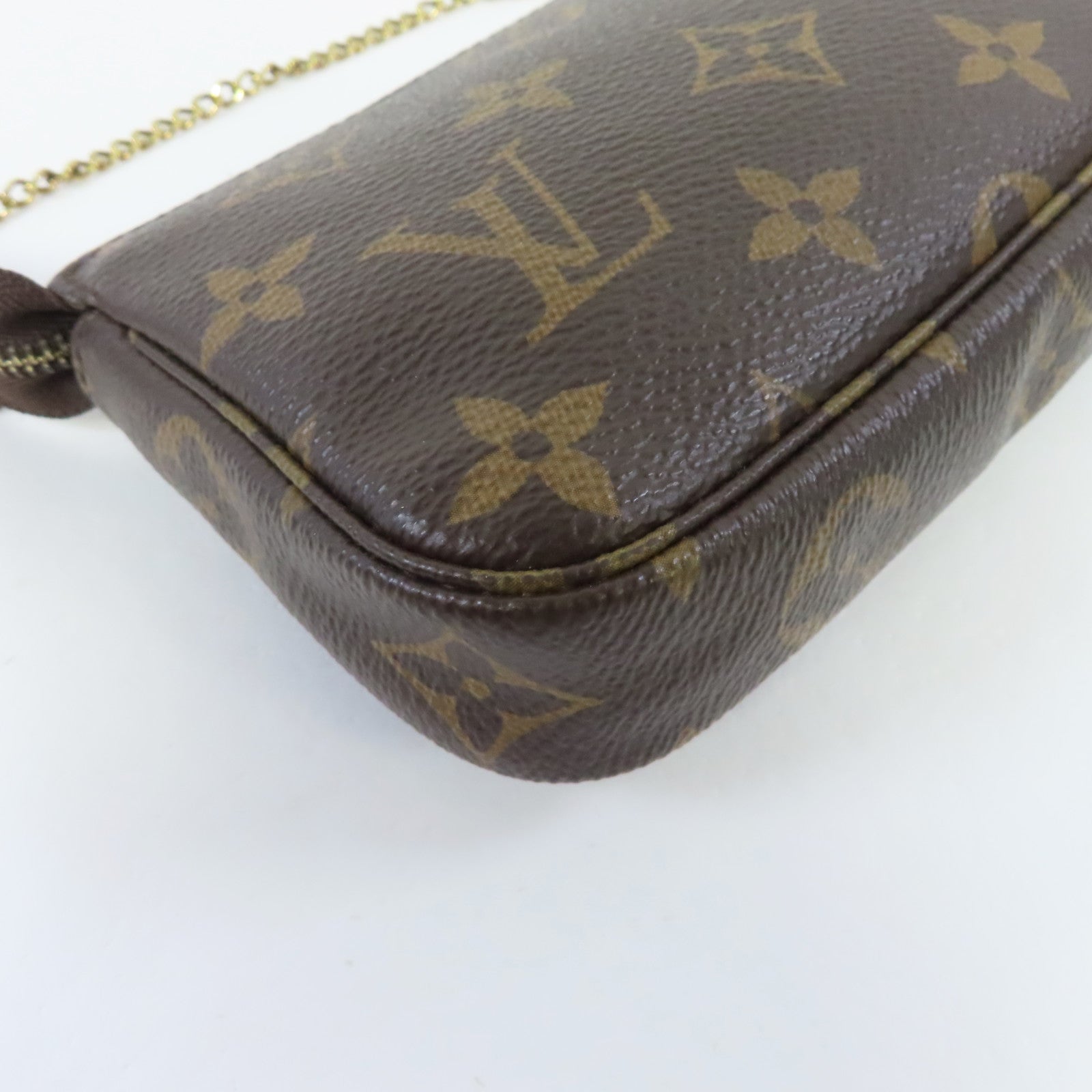 LOUIS VUITTON Monogram Mini Pochette Accessories金扣手拿包啡色