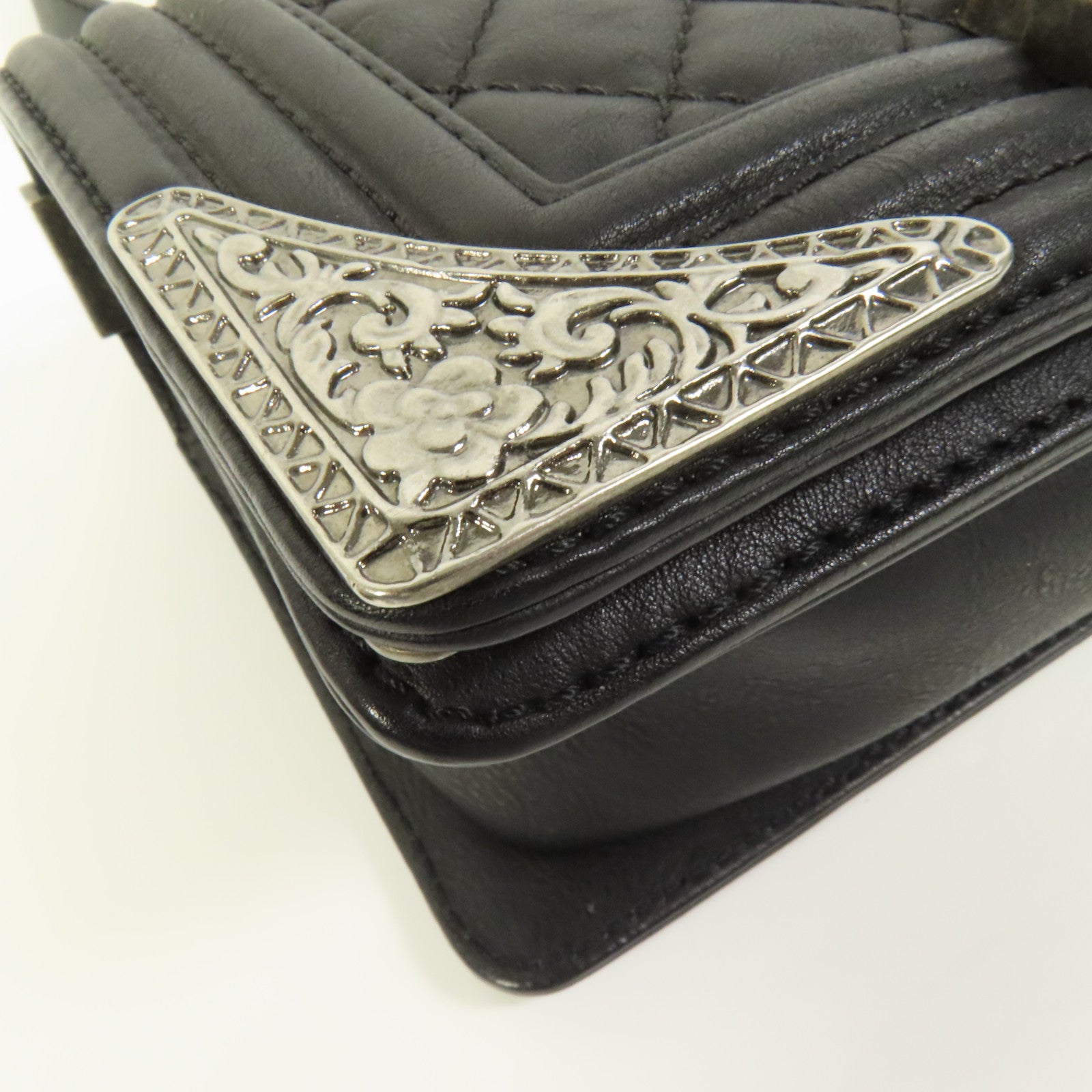 CHANEL 牛皮皮革Boy 20鏈帶肩背袋