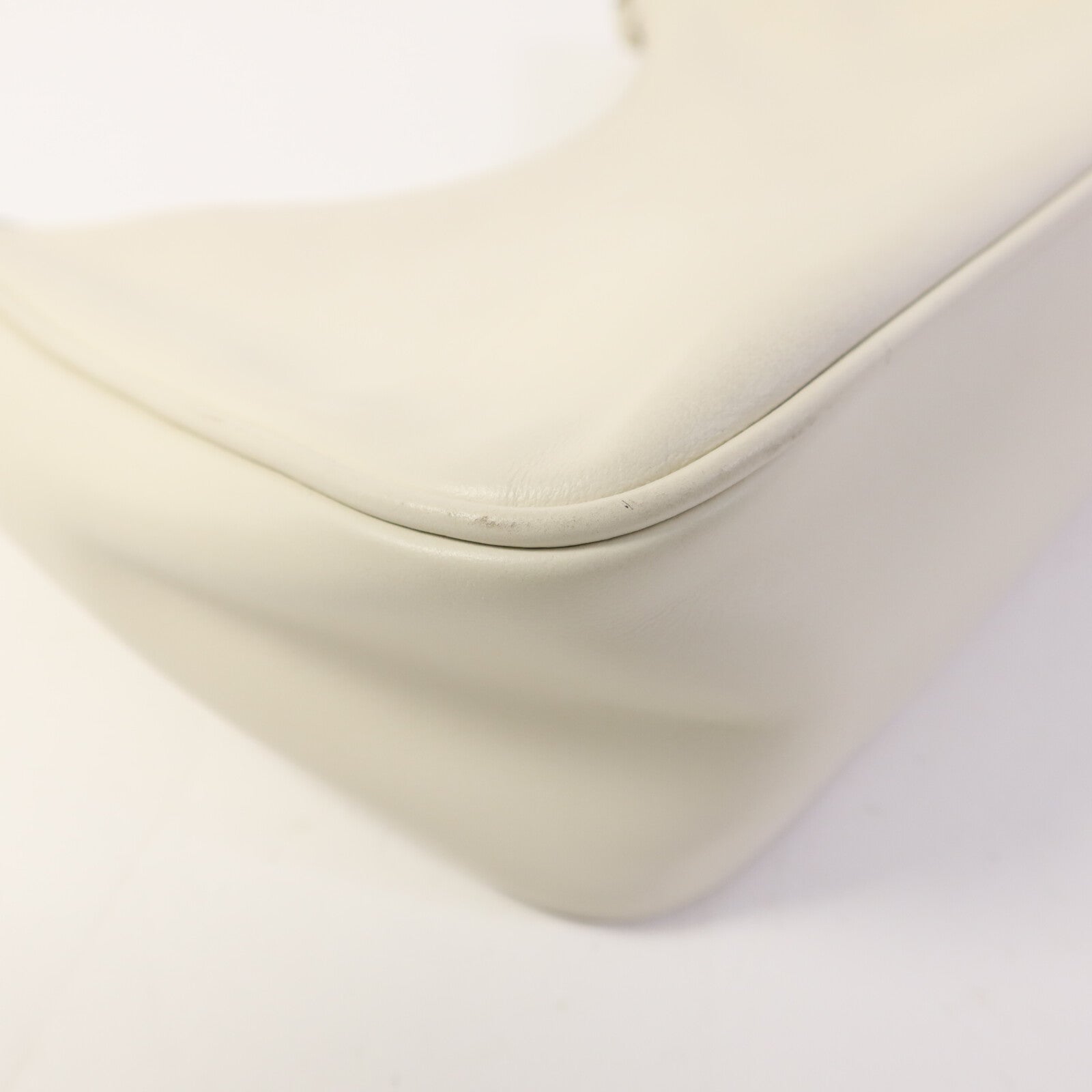 PRADA 牛皮皮革Re-Edition 2005金扣手挽肩背兩用袋