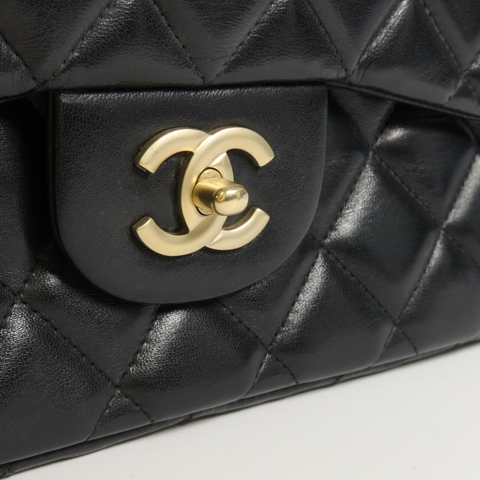 CHANEL 羊皮皮革Large Classic鏈帶肩背袋