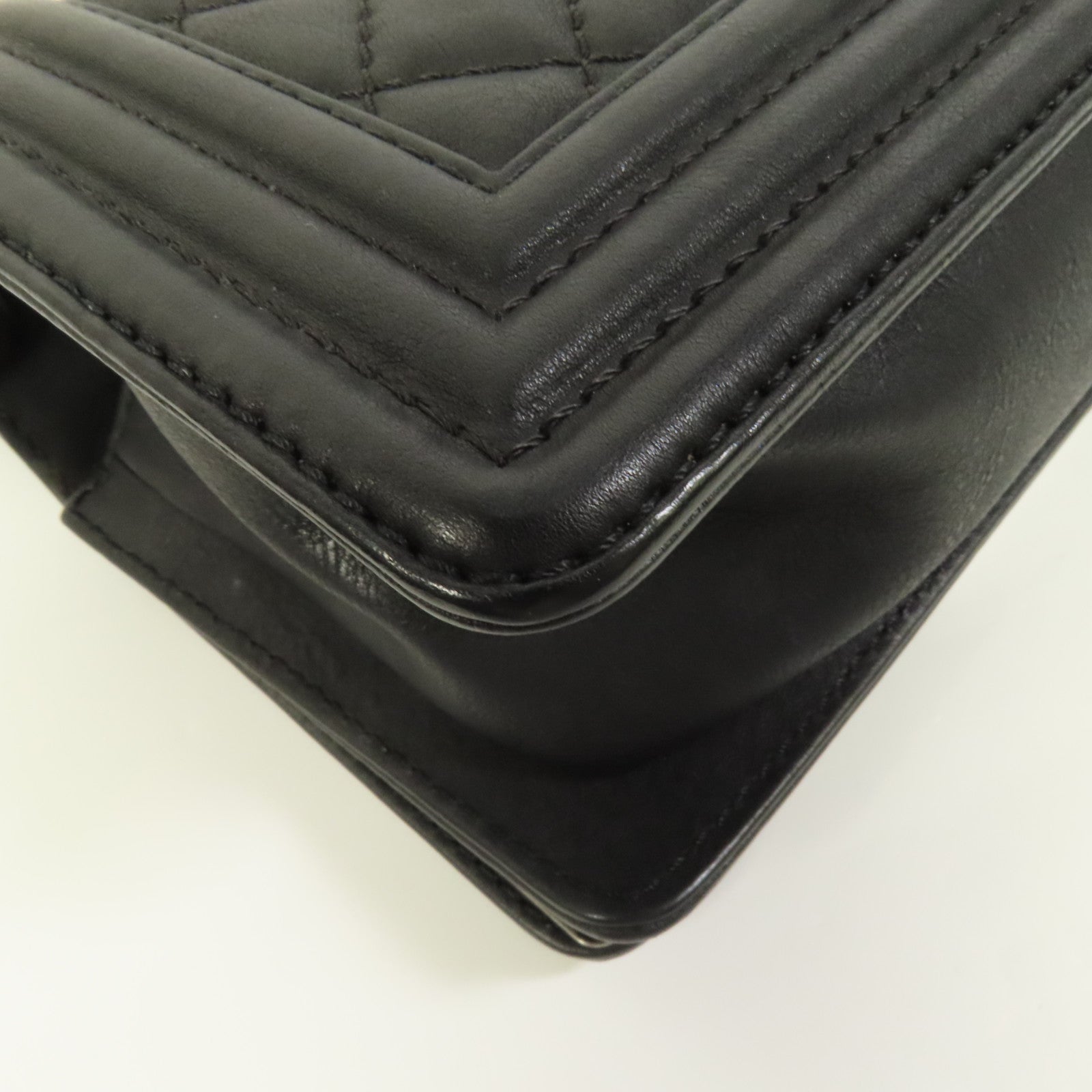 CHANEL 牛皮皮革Boy 20鏈帶肩背袋