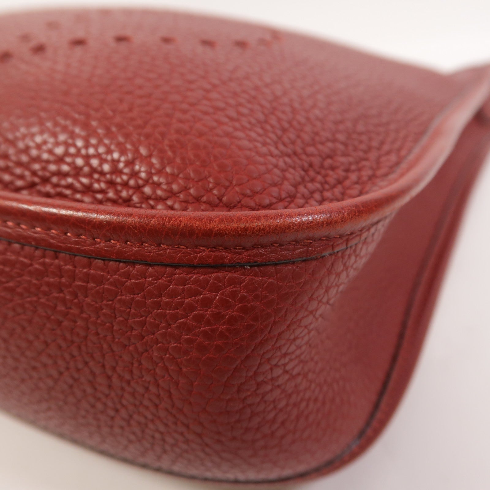 HERMES Clemence皮革Evelyne PM銀扣肩背袋Rouge H
