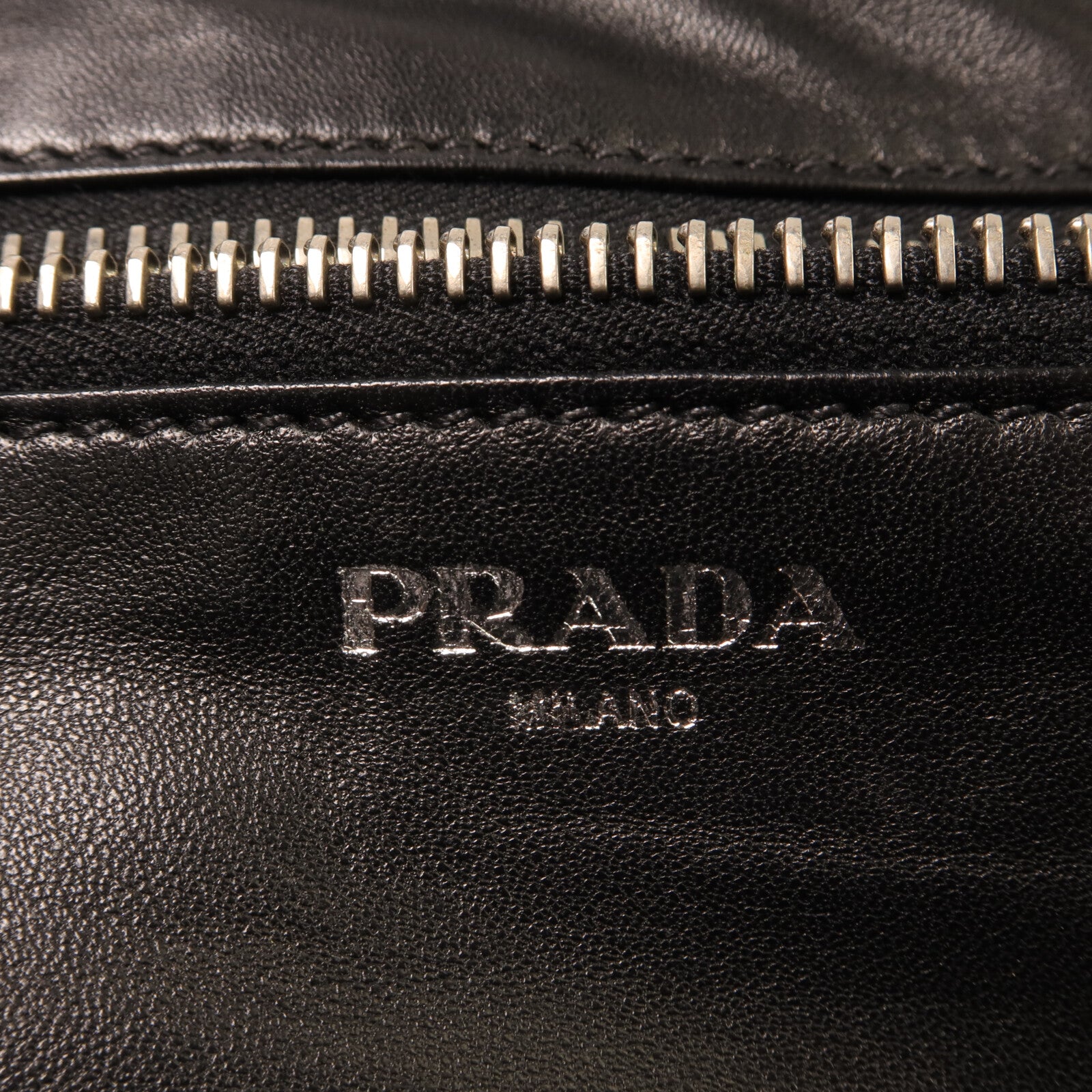 PRADA 牛皮皮革Clutch手拿包