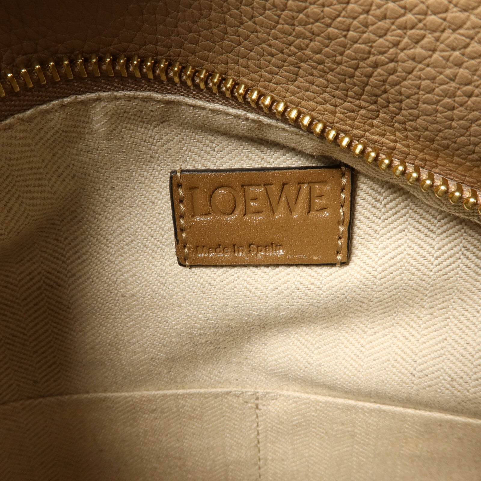 LOEWE 牛皮皮革Puzzle Medium手挽肩背兩用袋
