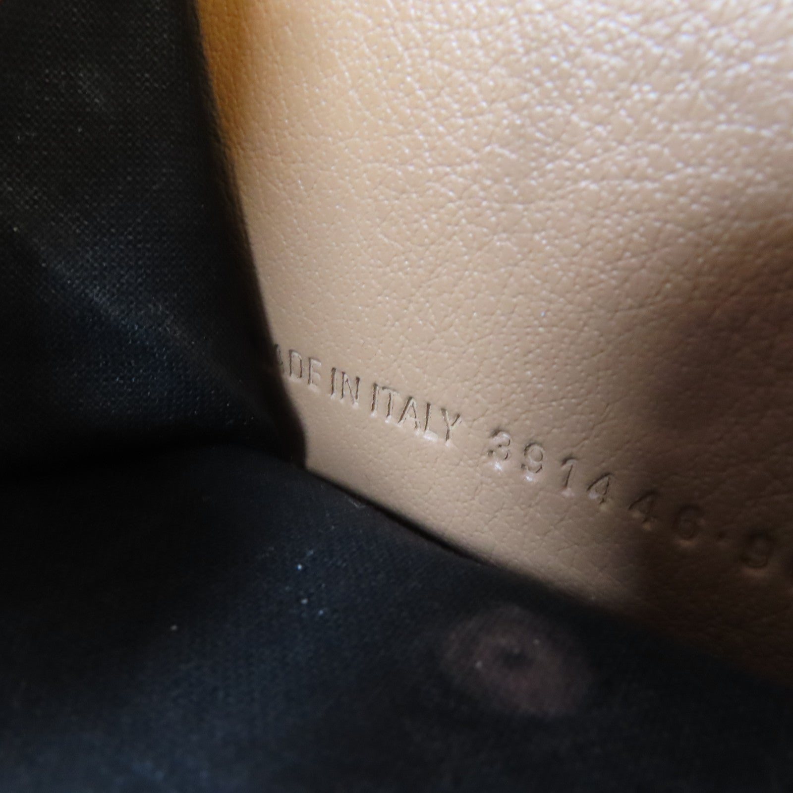 BALENCIAGA 羊皮皮革Trifold Wallet銀扣錢包杏色