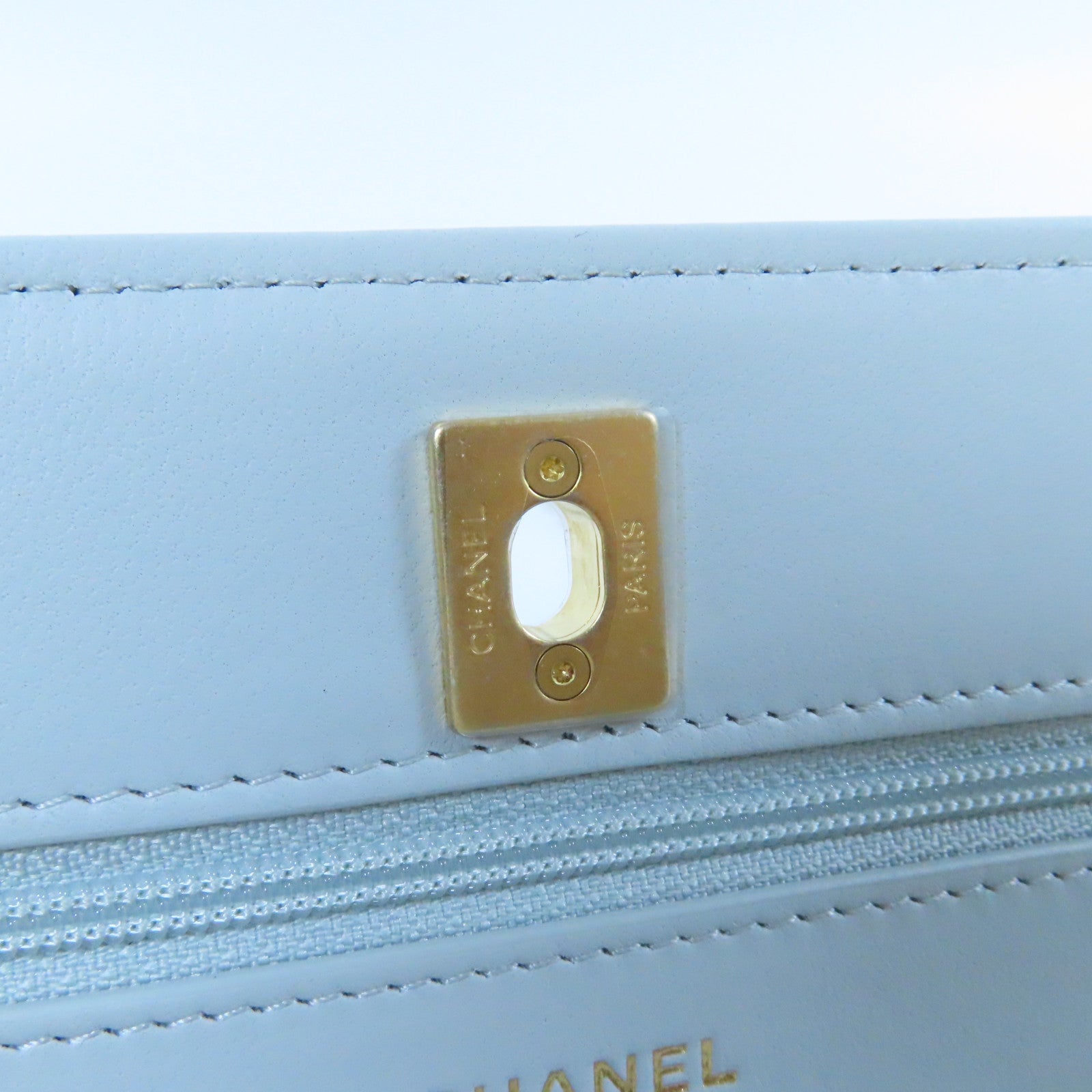 CHANEL 菱格羊皮皮革WOC金扣鏈帶肩背袋灰色
