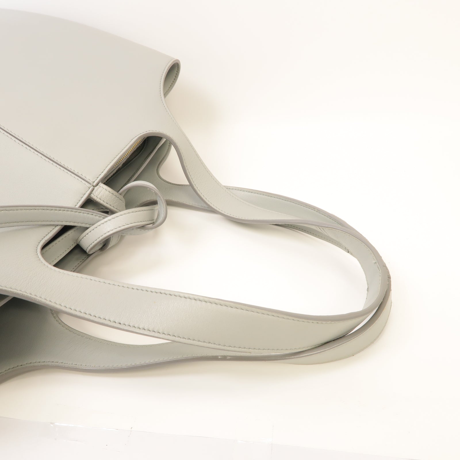 CELINE 牛皮皮革Tri Fold Bag金扣手挽袋淺藍色