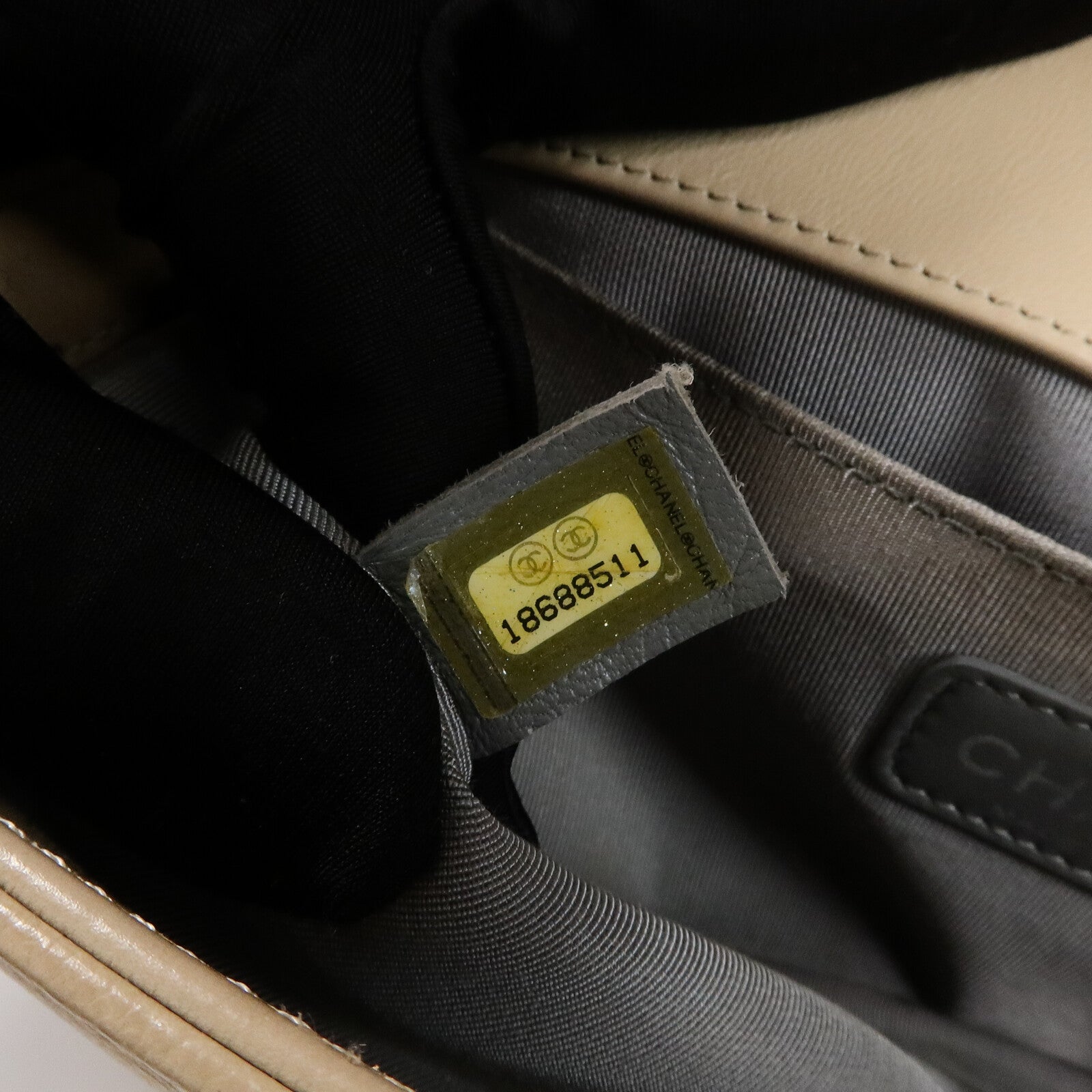 CHANEL 牛皮皮革Boy 25鏈帶肩背袋