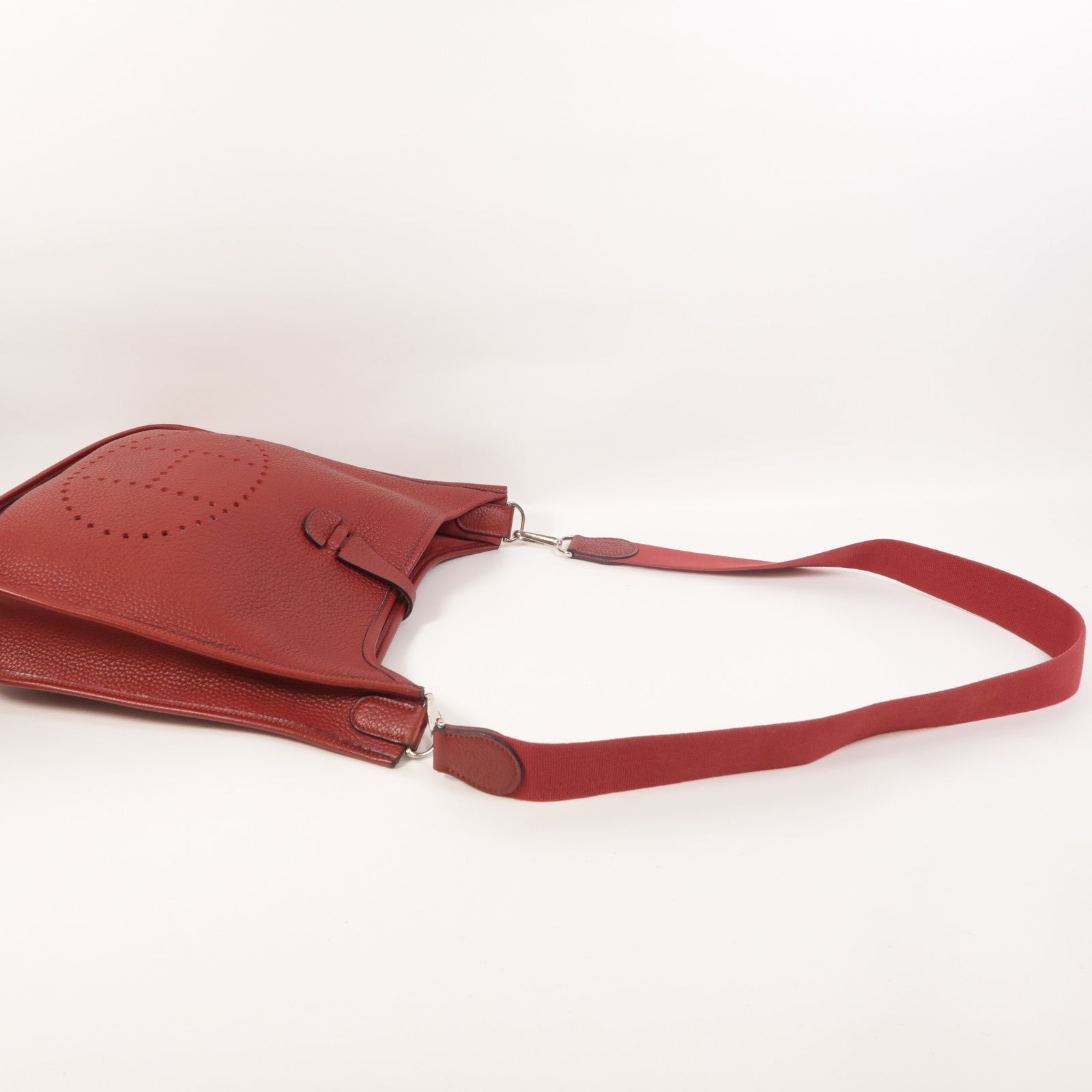HERMES Clemence皮革Evelyne PM銀扣肩背袋Rouge H
