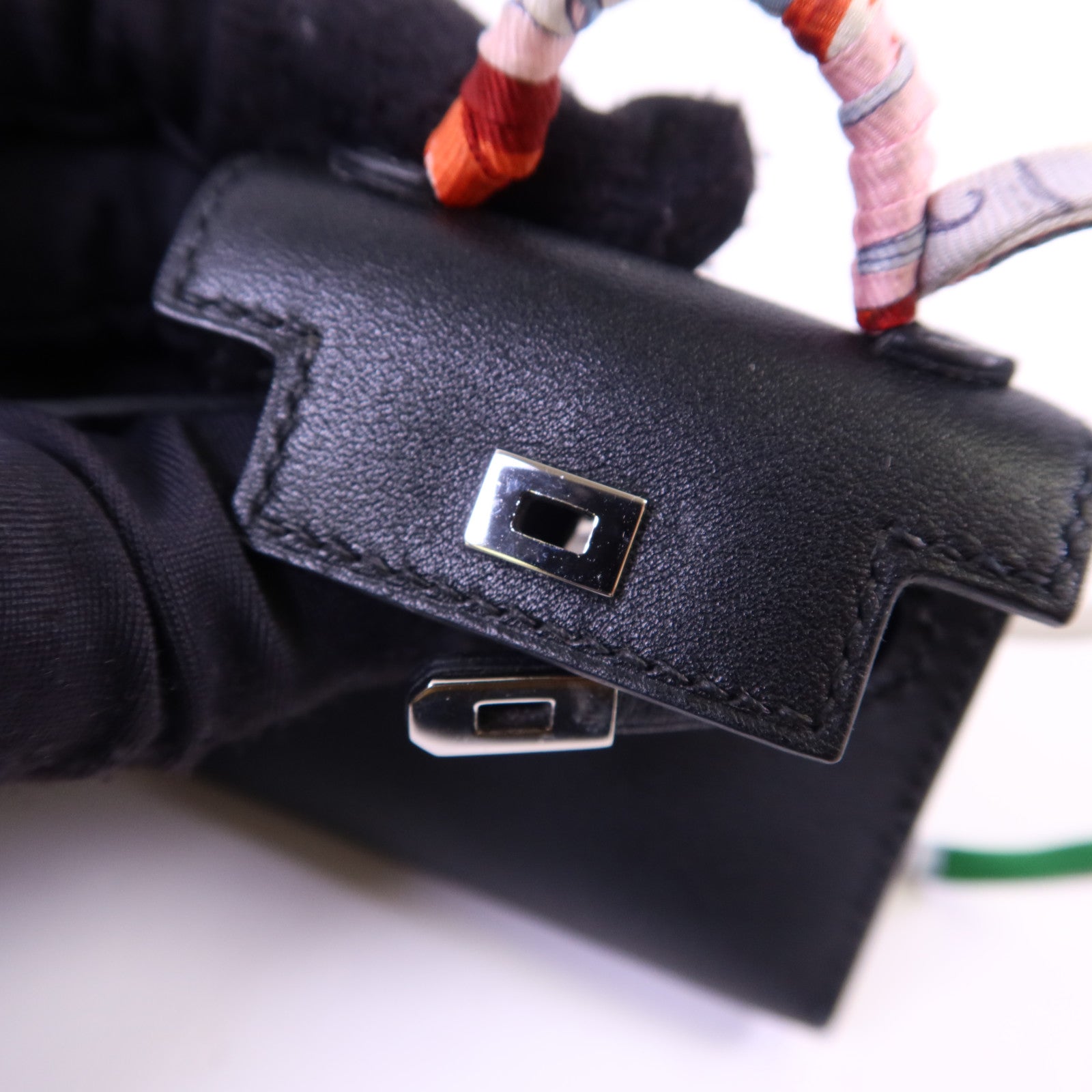 HERMES Tadelakt皮革Kelly Bag Charm 銀扣掛飾Noir