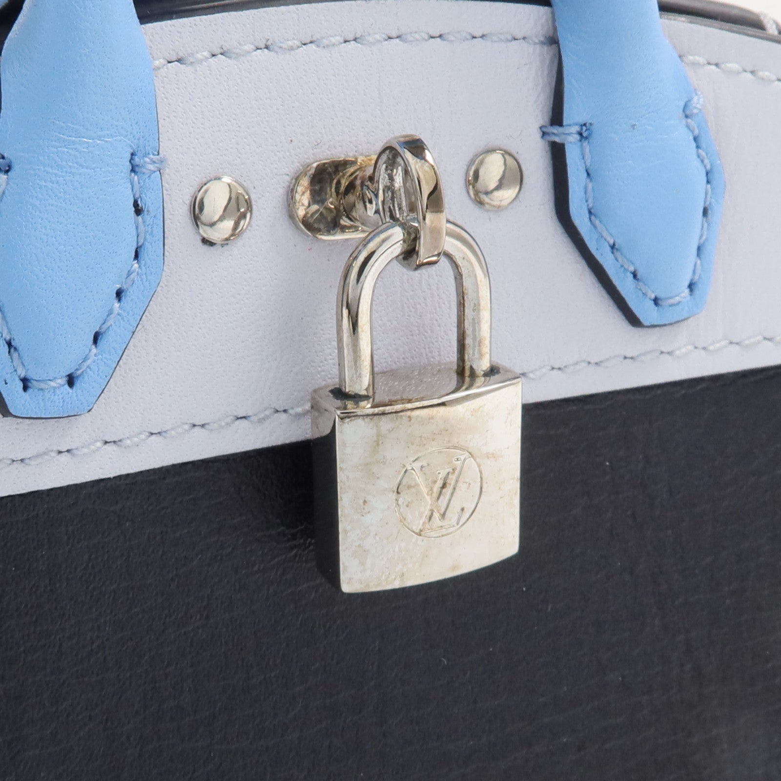 LOUIS VUITTON 牛皮皮革City Steamer Key Chain銀扣掛飾