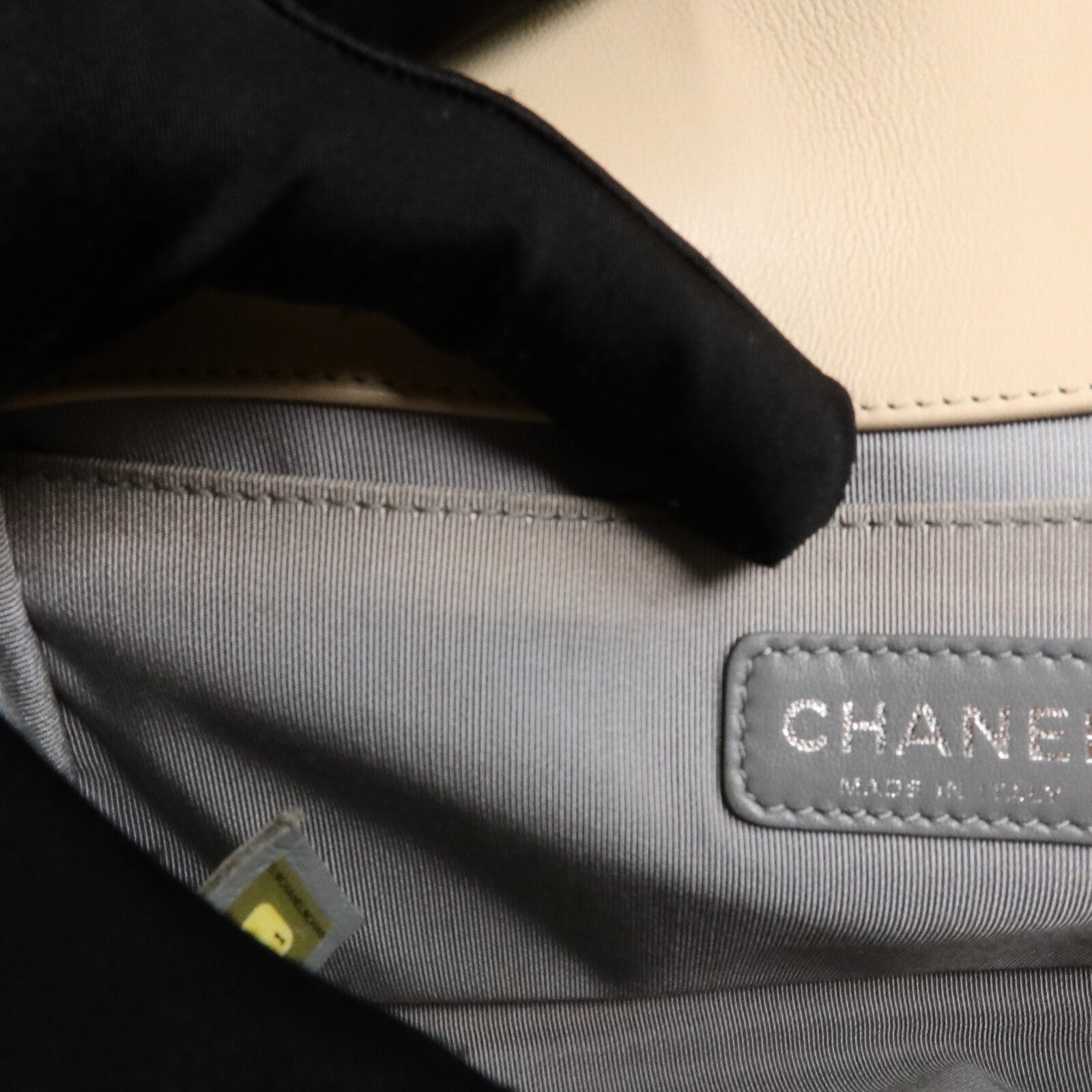 CHANEL 牛皮皮革Boy 25鏈帶肩背袋
