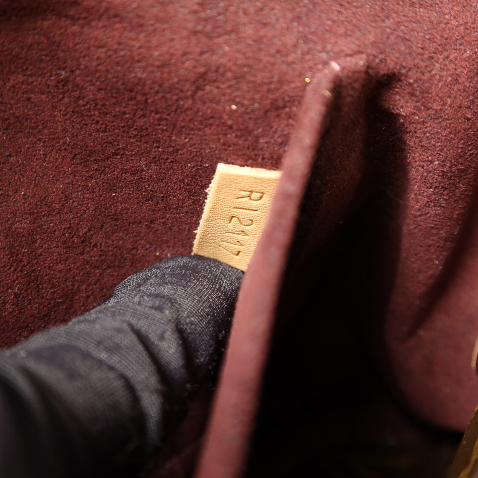 LOUIS VUITTON Monogram Montaigne BB金扣手挽肩背兩用袋棕色