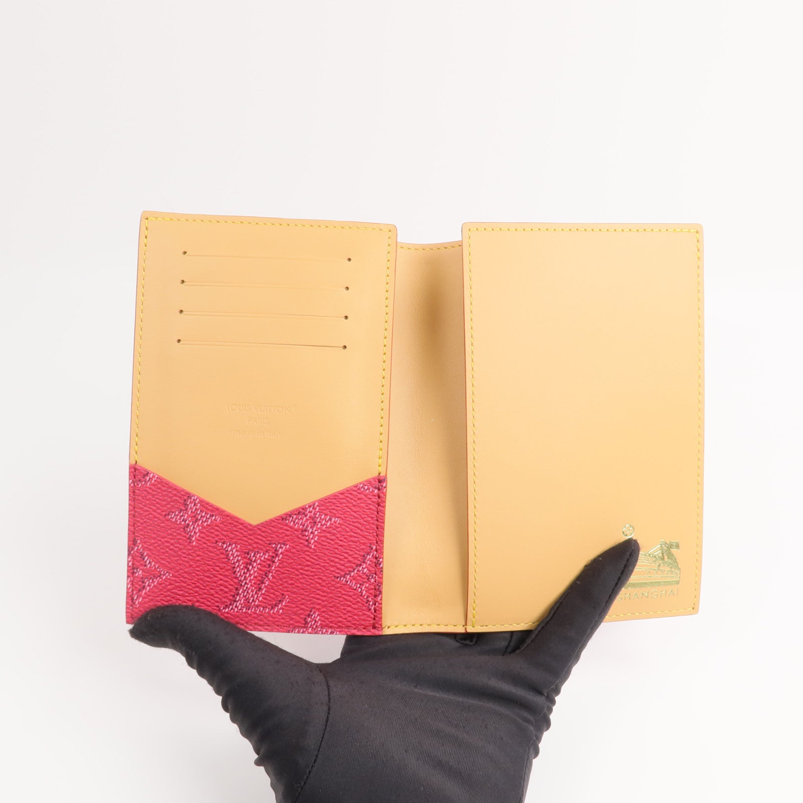 LOUIS VUITTON Monogram Heritage Passport Cover護照套