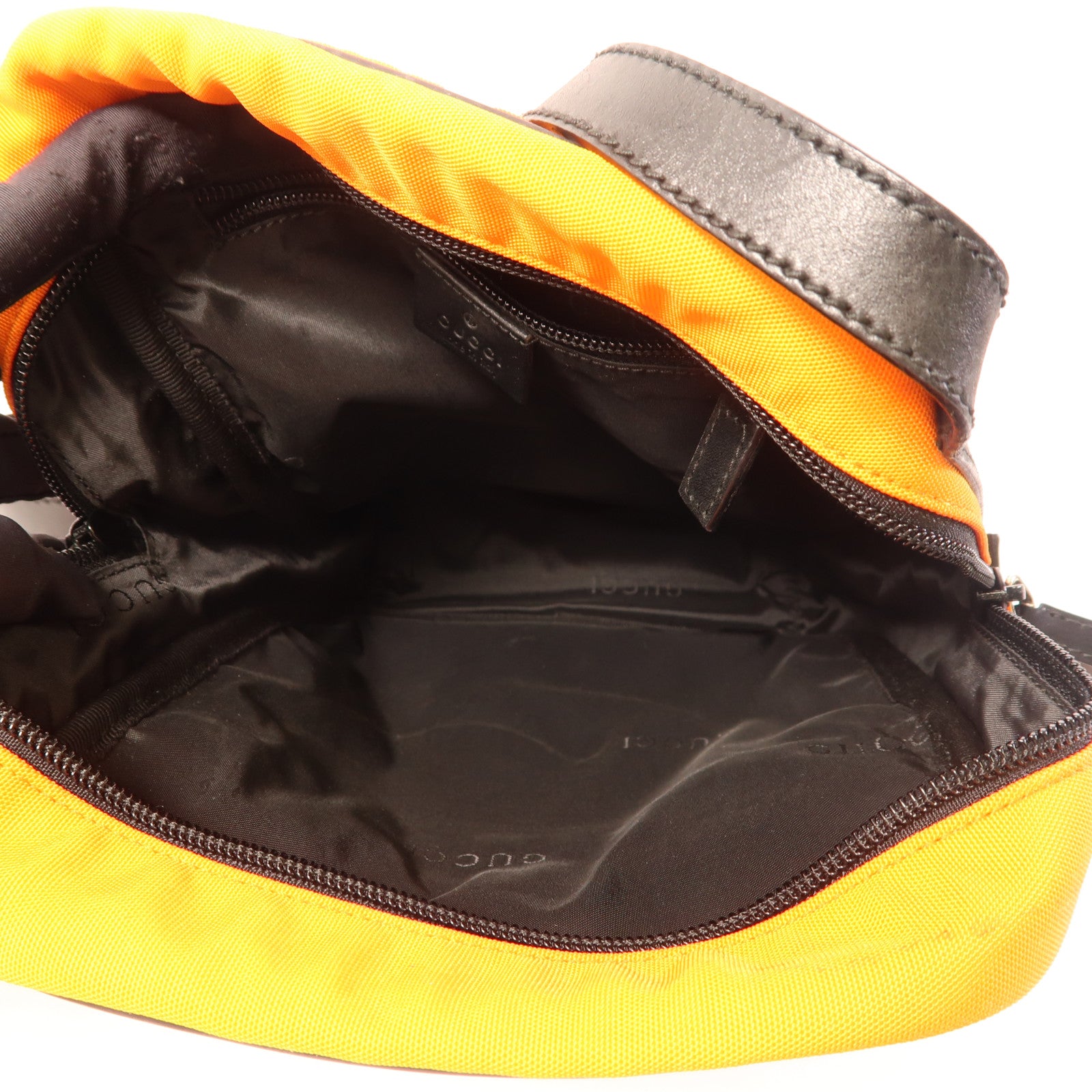 GUCCI 【萬聖節商品】尼龍Nylon Flight Messenger Bag銀扣手挽袋