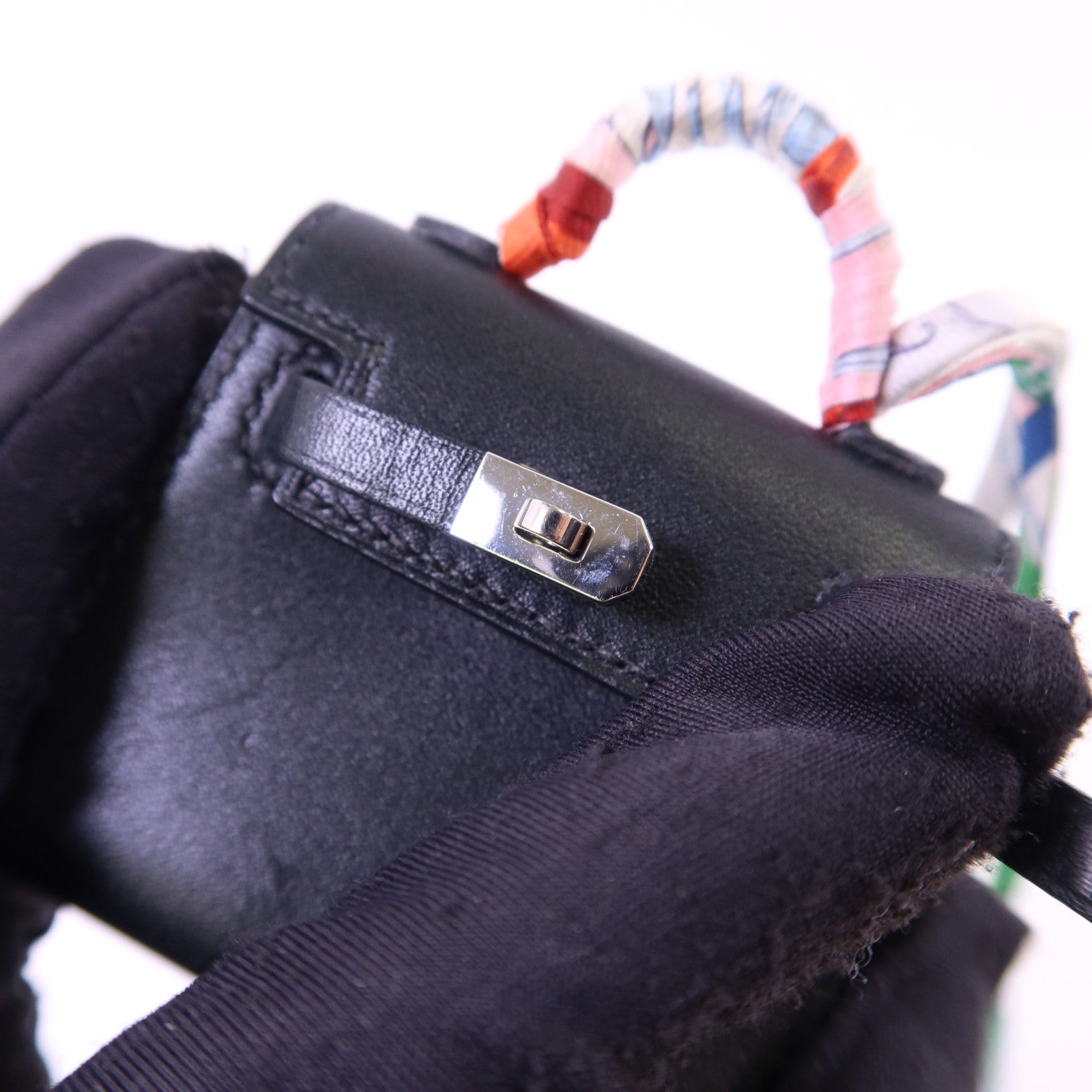 HERMES Tadelakt皮革Kelly Bag Charm 銀扣掛飾Noir