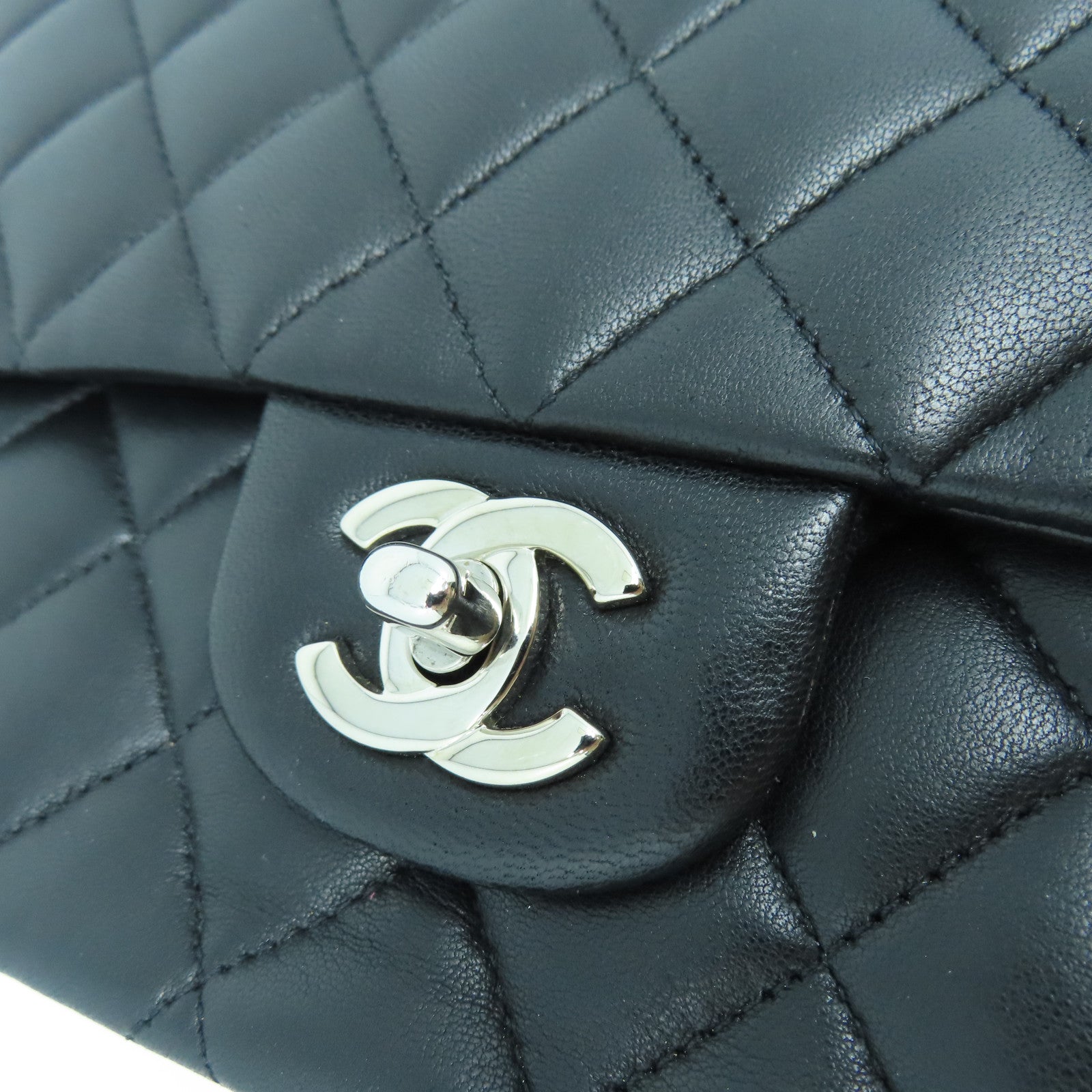 CHANEL rhombic sheepskin leather Chain Shoulder silver buckle chain shoulder bag black