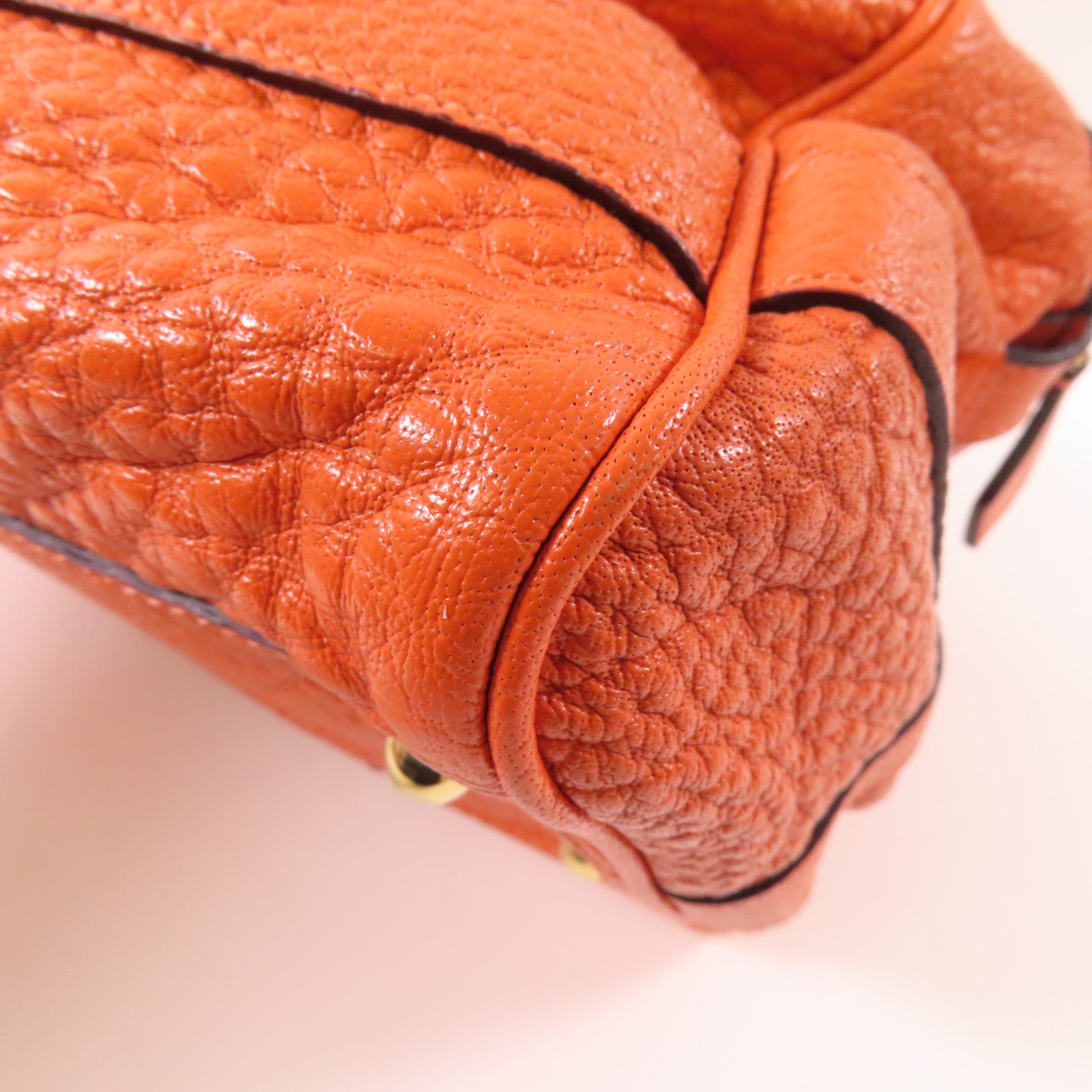 LOEWE 牛皮皮革Shoulder Bag金扣肩背袋
