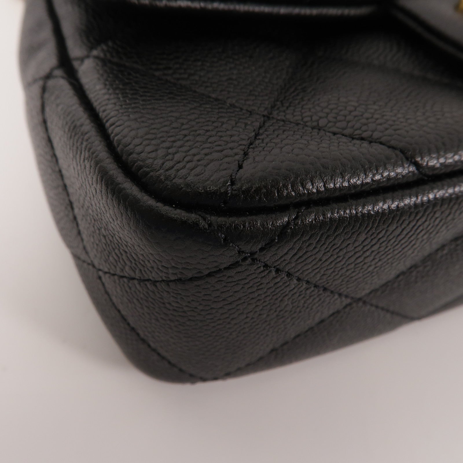 CHANEL 牛皮皮革Heart Crush Mini Flap Bag鏈帶肩背袋
