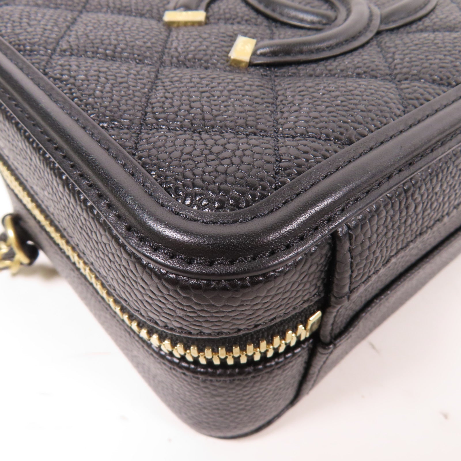 CHANEL 菱格Caviar皮革Vanity Case金扣鏈帶手挽肩背兩用袋黑色