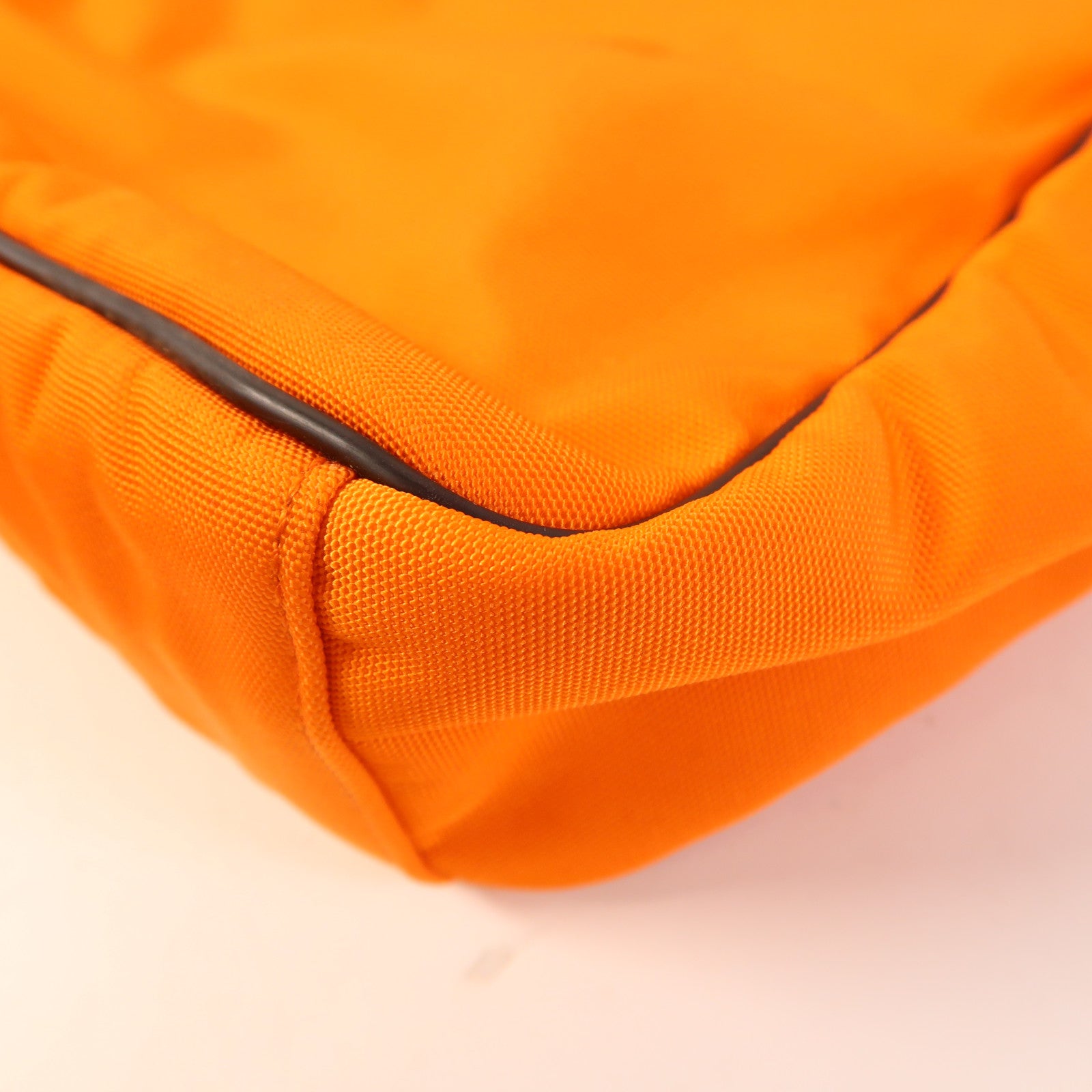 GUCCI 【萬聖節商品】尼龍Nylon Flight Messenger Bag銀扣手挽袋