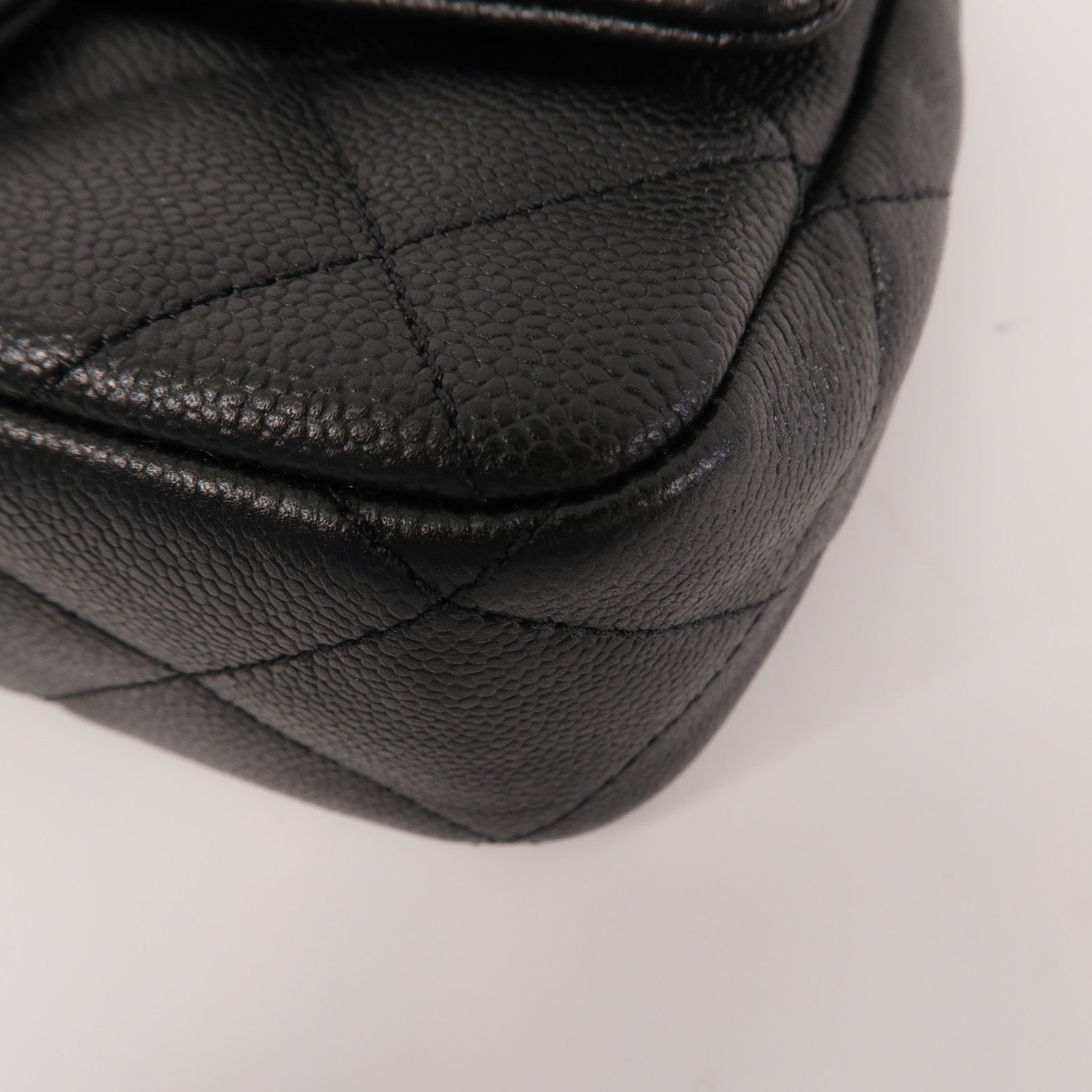 CHANEL 牛皮皮革Heart Crush Mini Flap Bag鏈帶肩背袋