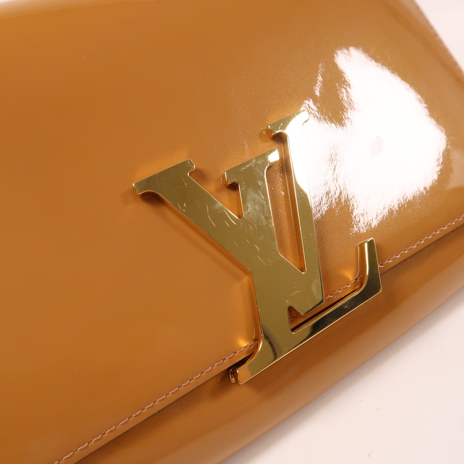 LOUIS VUITTON Monogram Vernis Louise金扣手拿包