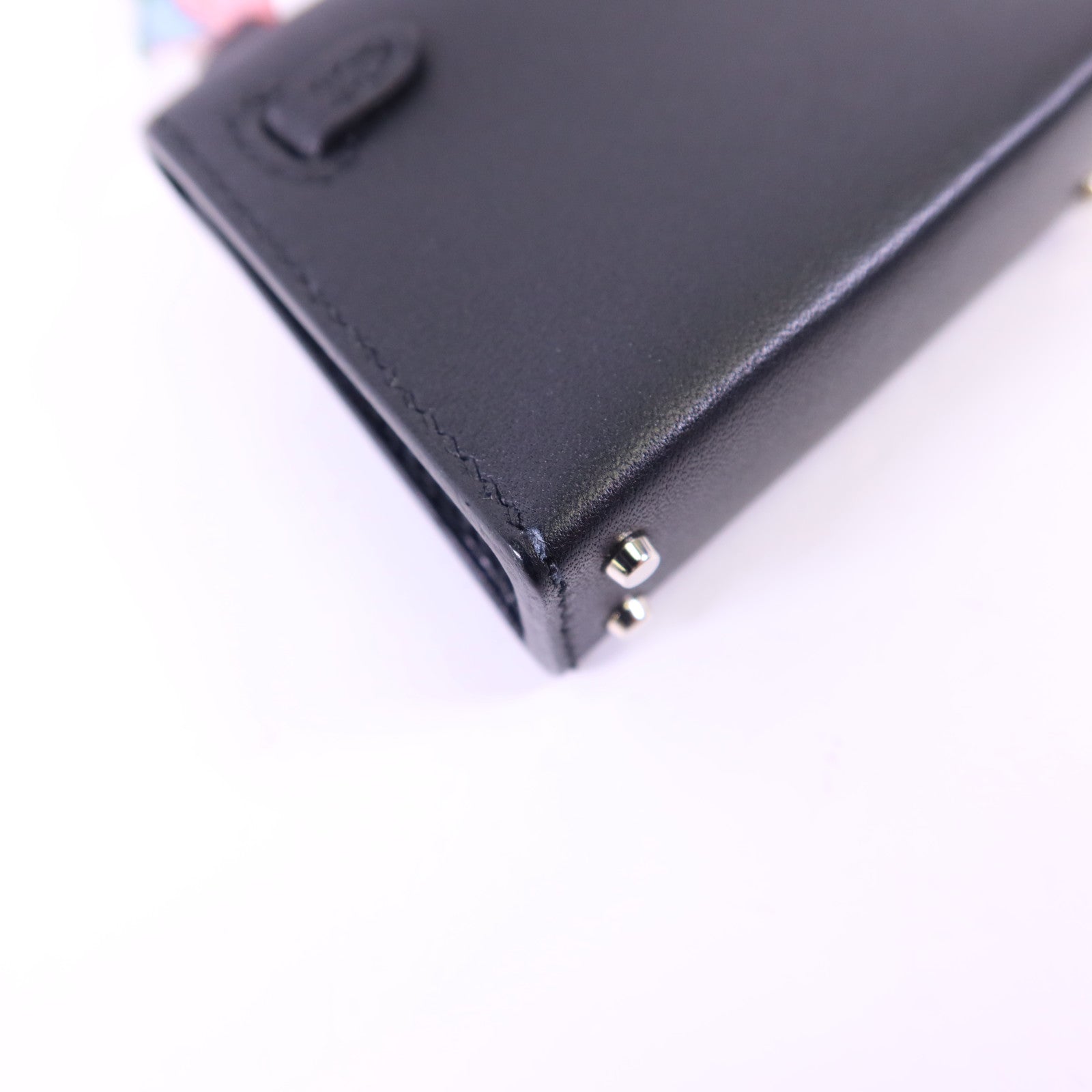 HERMES Tadelakt皮革Kelly Bag Charm 銀扣掛飾Noir